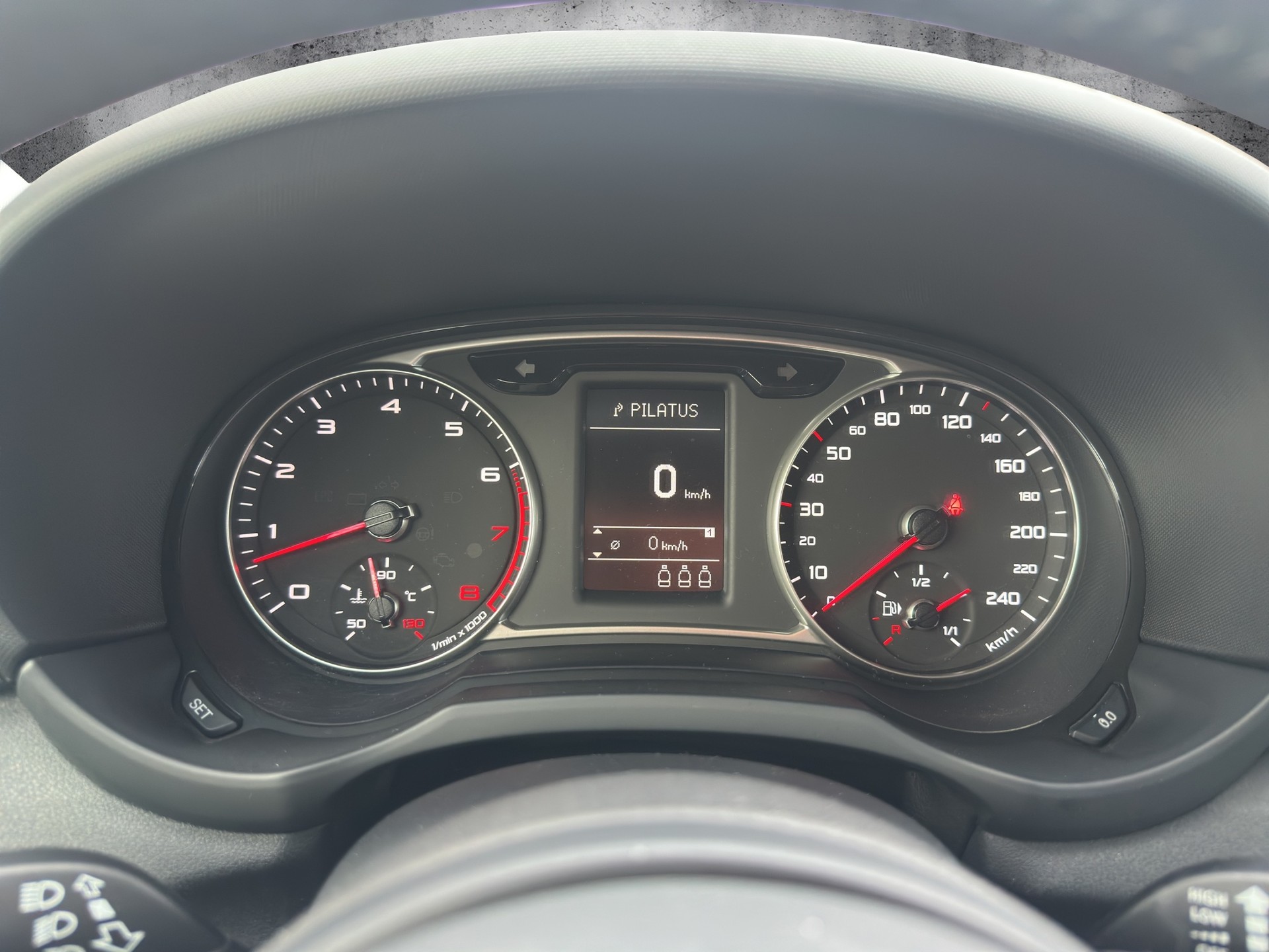 AUDI A1 Sportback 1.4 TFSI Ambition-image-13