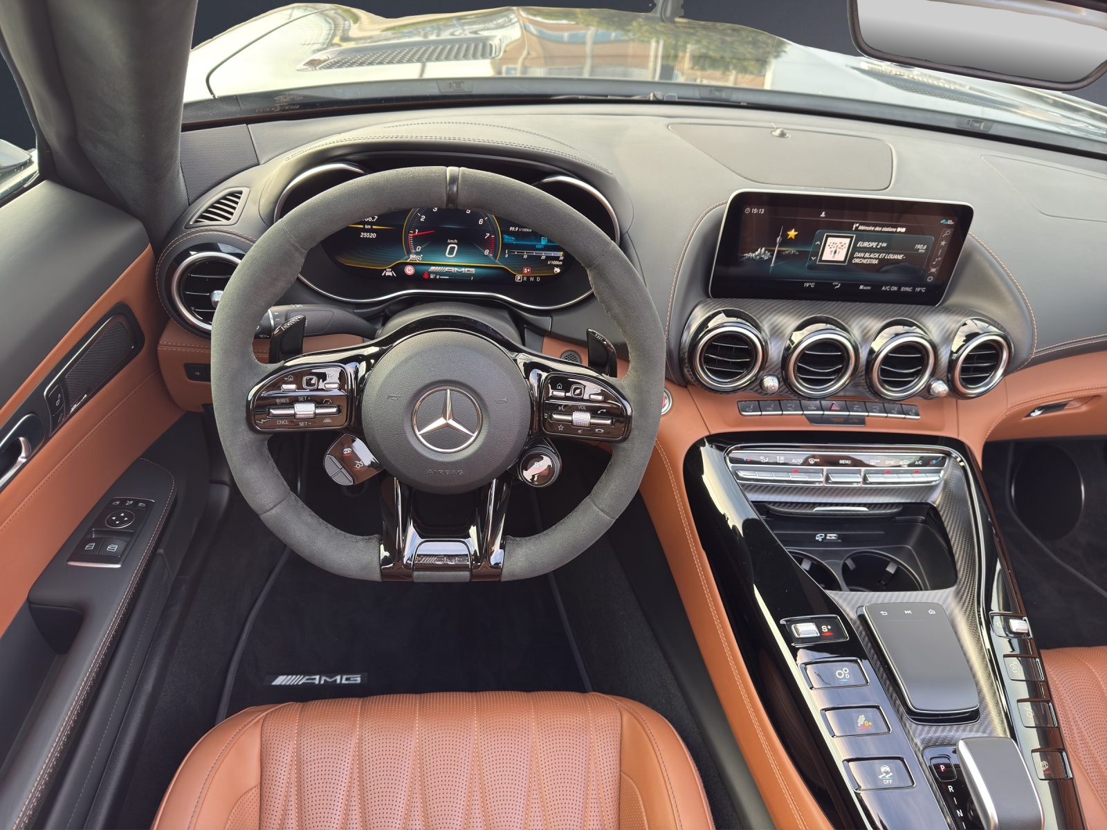 MERCEDES-BENZ AMG GT C Roadster Speedshift DCT-image-11