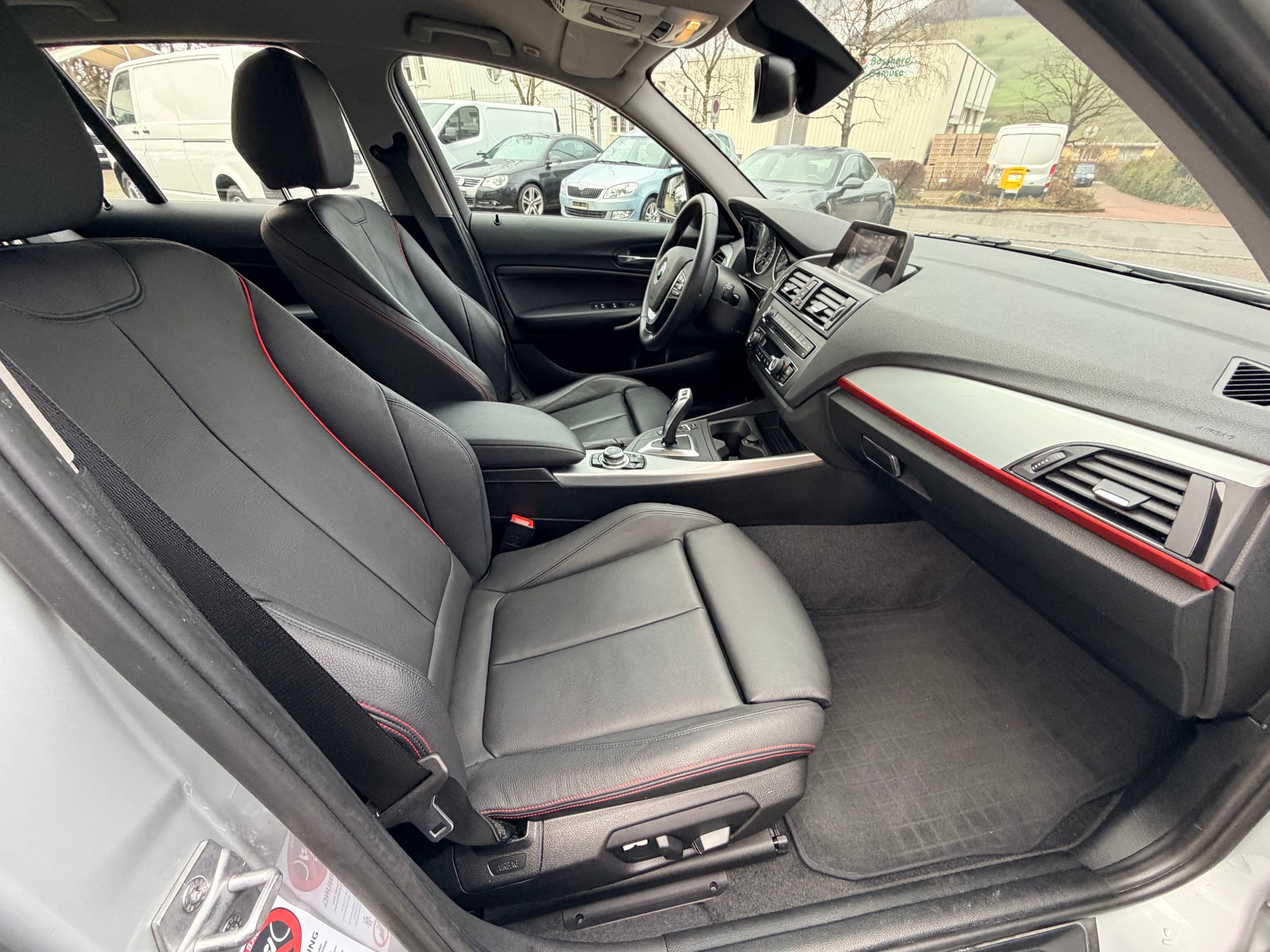 BMW 125i Sport Line Steptronic-image-8