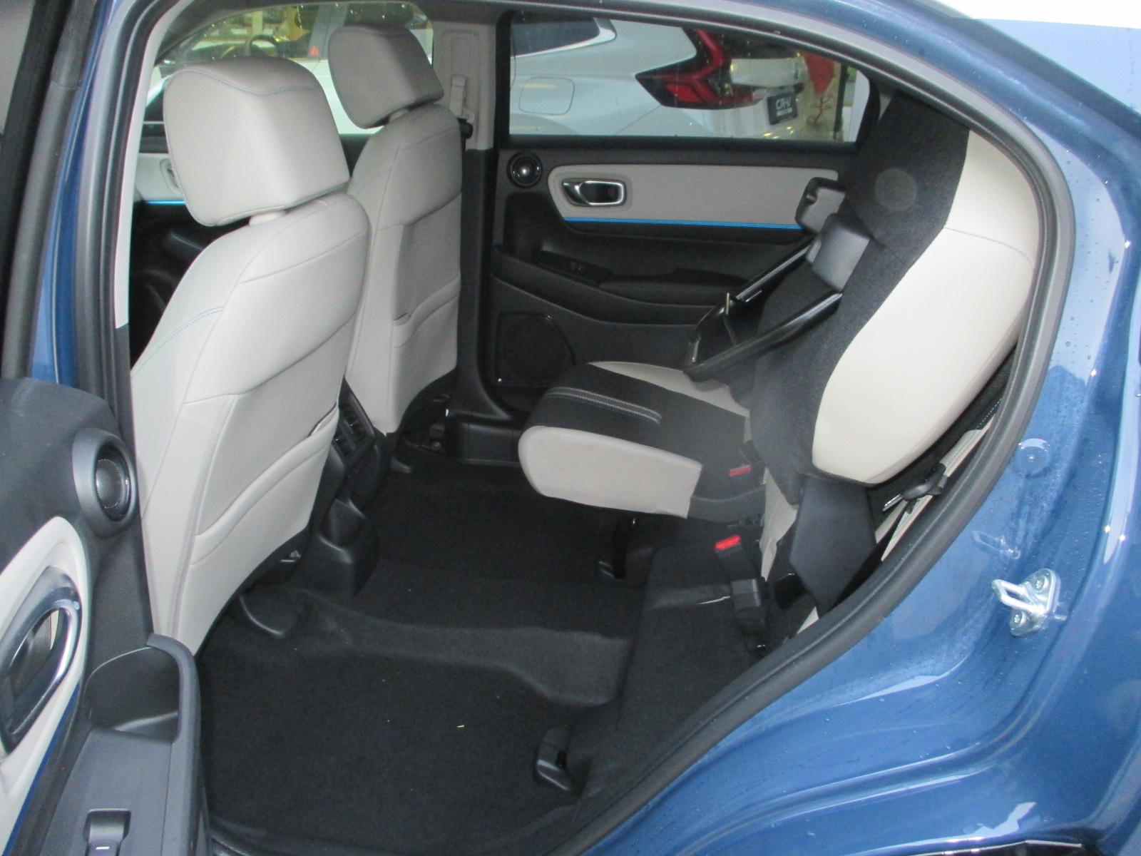HONDA HR-V 1.5 i-MMD Advance Style - mit Aktionsleasing 1.9% und 8 Jahren Garantie!-image-9