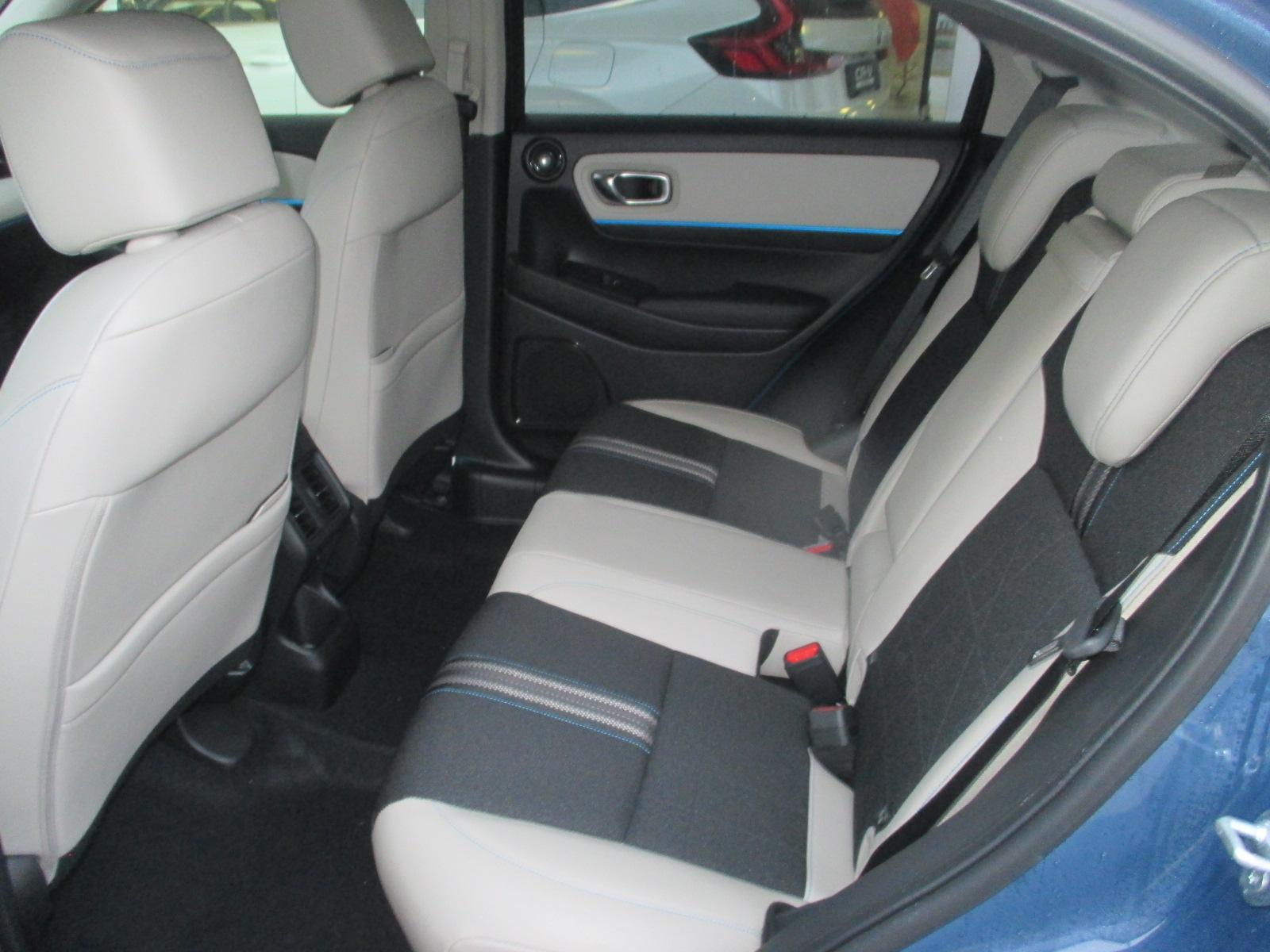HONDA HR-V 1.5 i-MMD Advance Style - mit Aktionsleasing 1.9% und 8 Jahren Garantie!-image-8