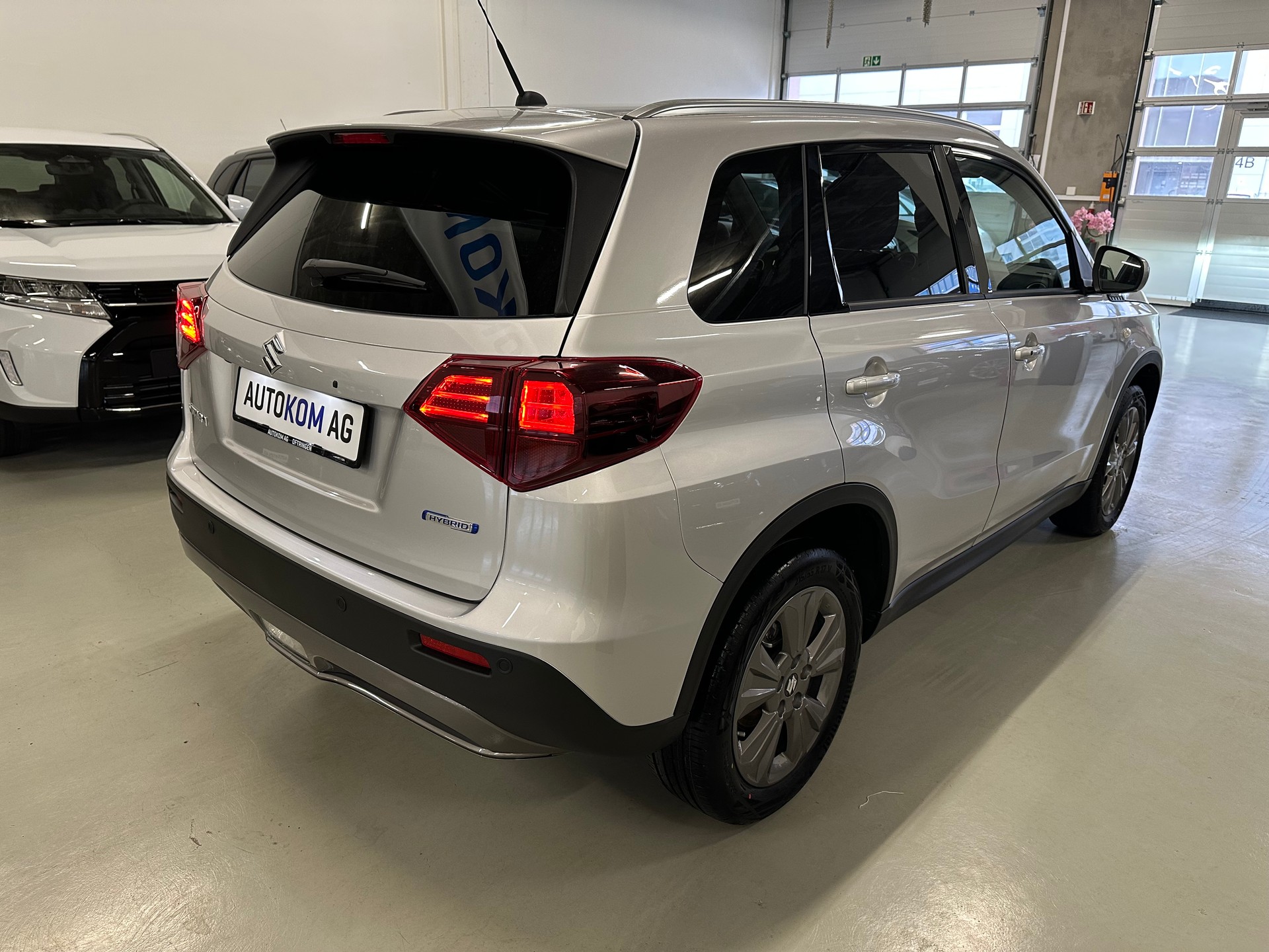 SUZUKI Vitara 1.4 Boosterjet Compact + 4x4 Hybrid Automatic-image-4