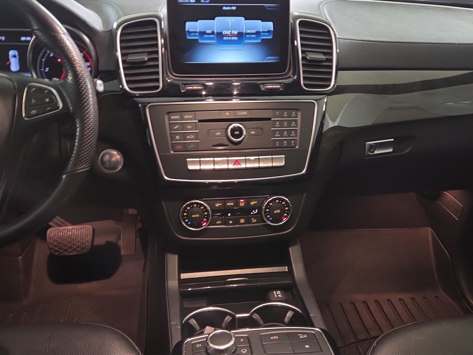 Image MERCEDES-BENZ GLS-350 GLS 350 d 4Matic