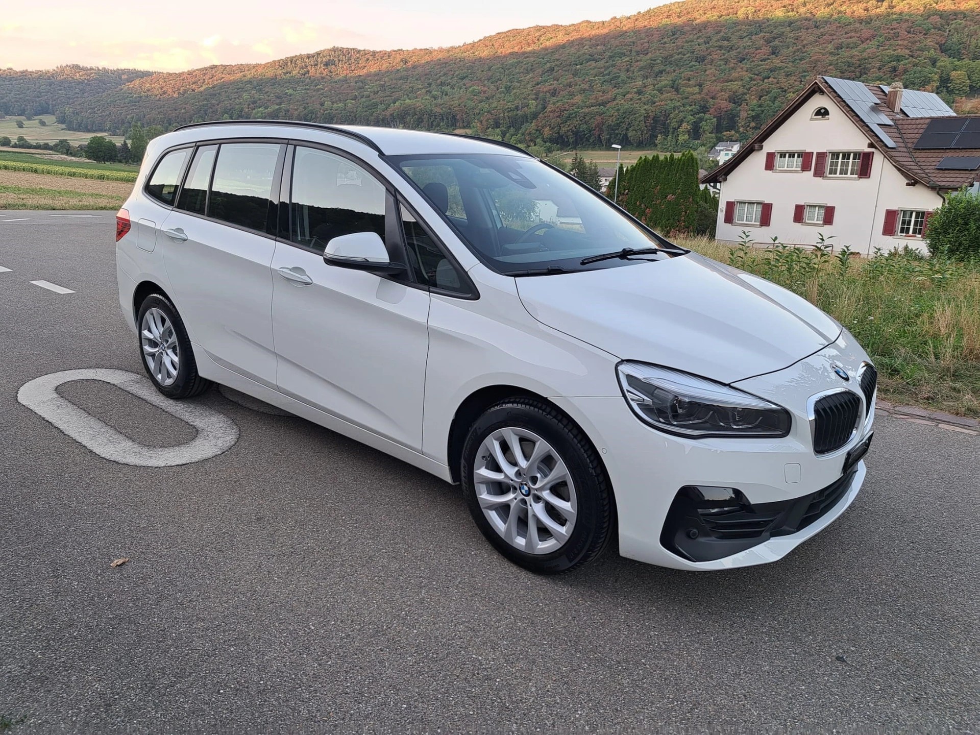 BMW 218d xDrive Gran Tourer Steptronic * 7 Plätze * AHK 1.600 kg *-image-6