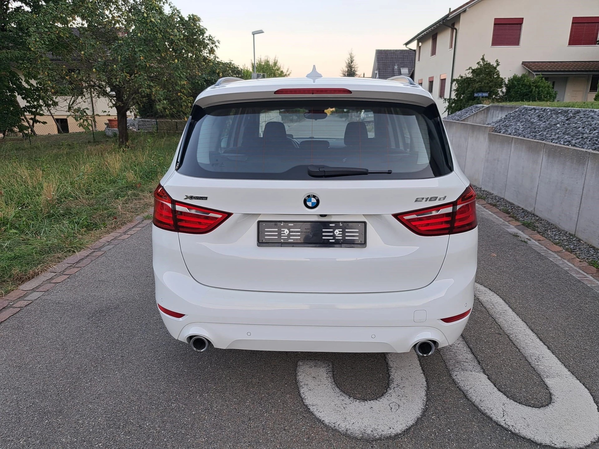 BMW 218d xDrive Gran Tourer Steptronic * 7 Plätze * AHK 1.600 kg *-image-4