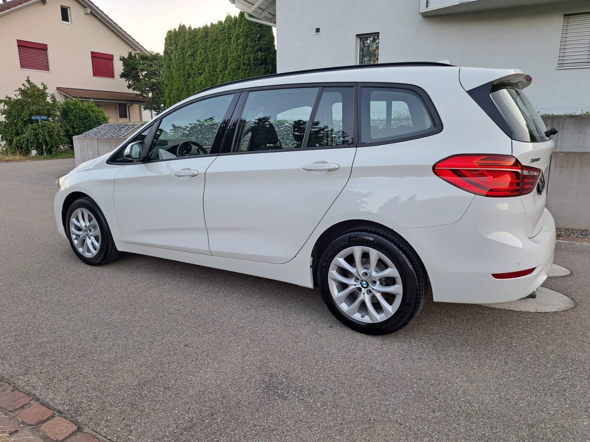 BMW 218d xDrive Gran Tourer Steptronic * 7 Plätze * AHK 1.600 kg *-image-2