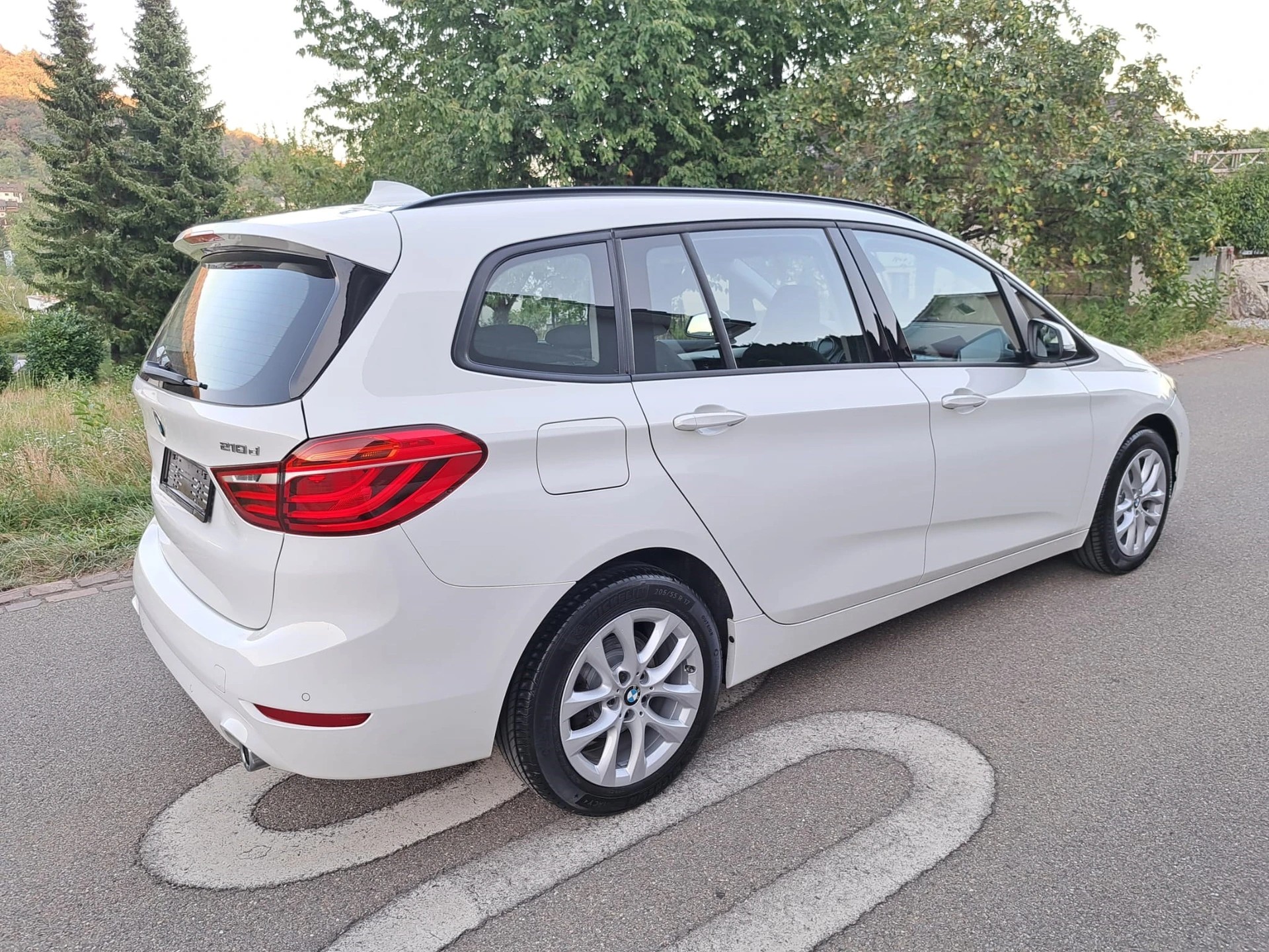 BMW 218d xDrive Gran Tourer Steptronic * 7 Plätze * AHK 1.600 kg *-image-7