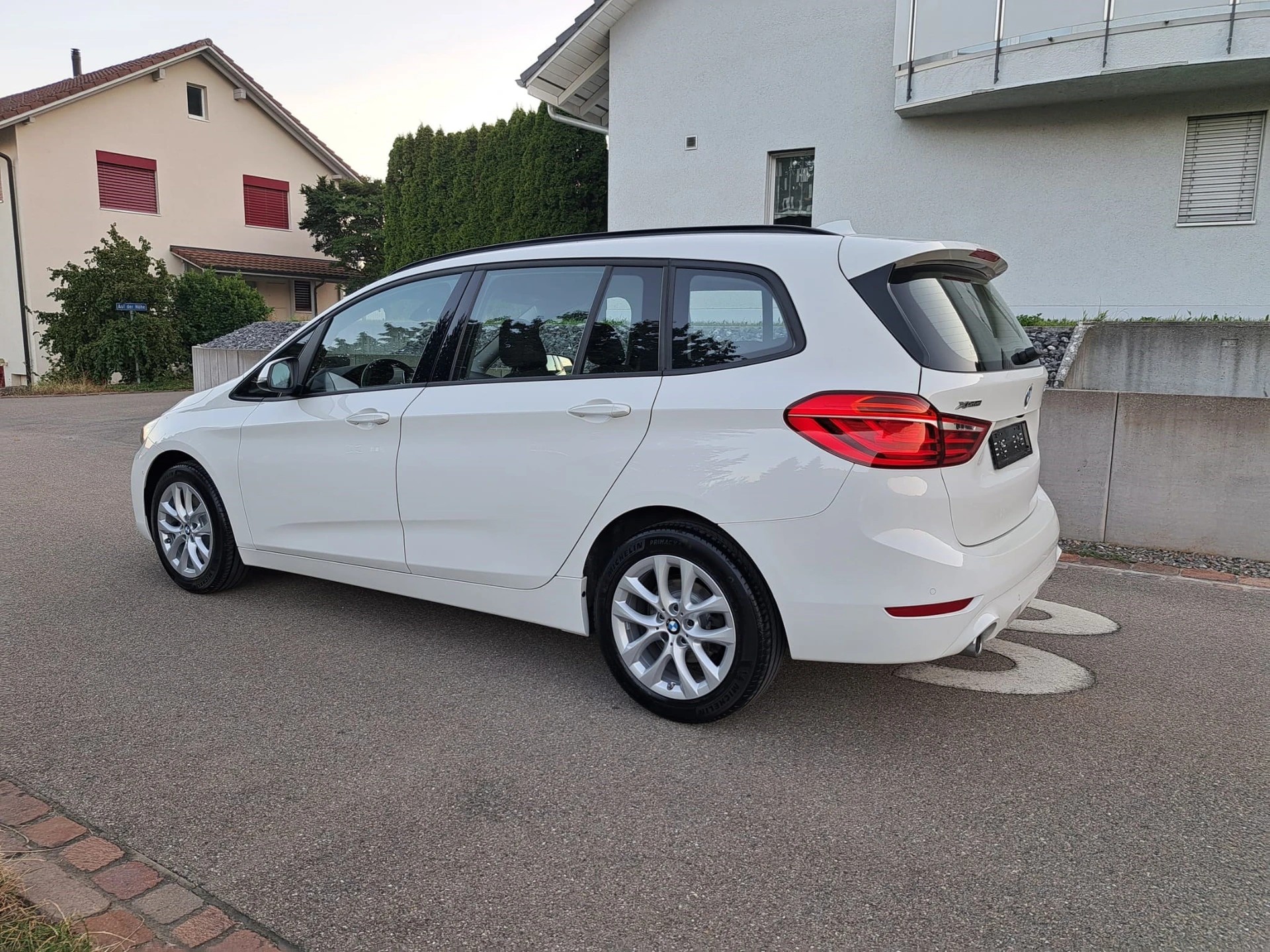 BMW 218d xDrive Gran Tourer Steptronic * 7 Plätze * AHK 1.600 kg *-image-5