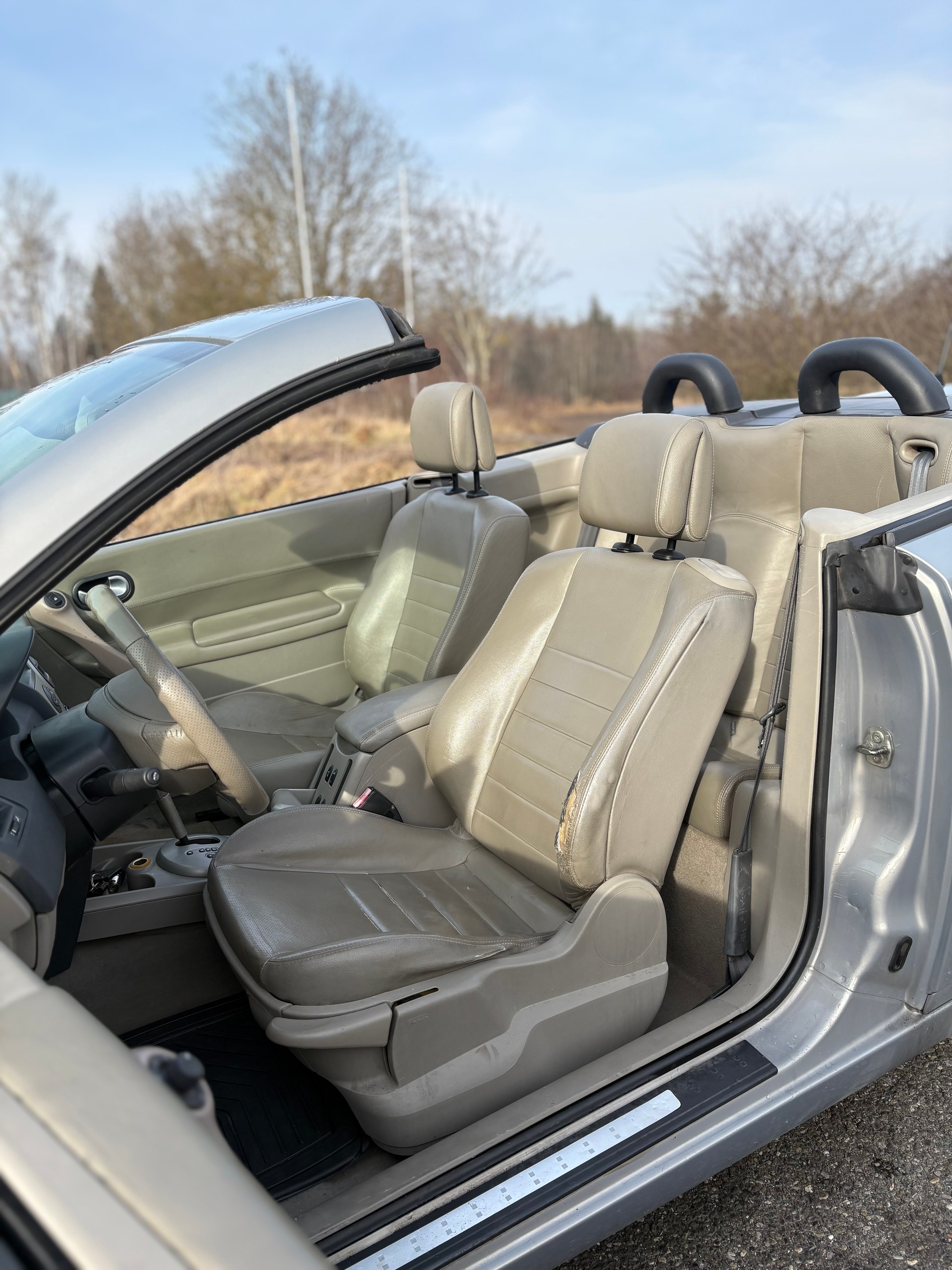 RENAULT Mégane C-C 2.0 16V Dynamique Confort-image-9