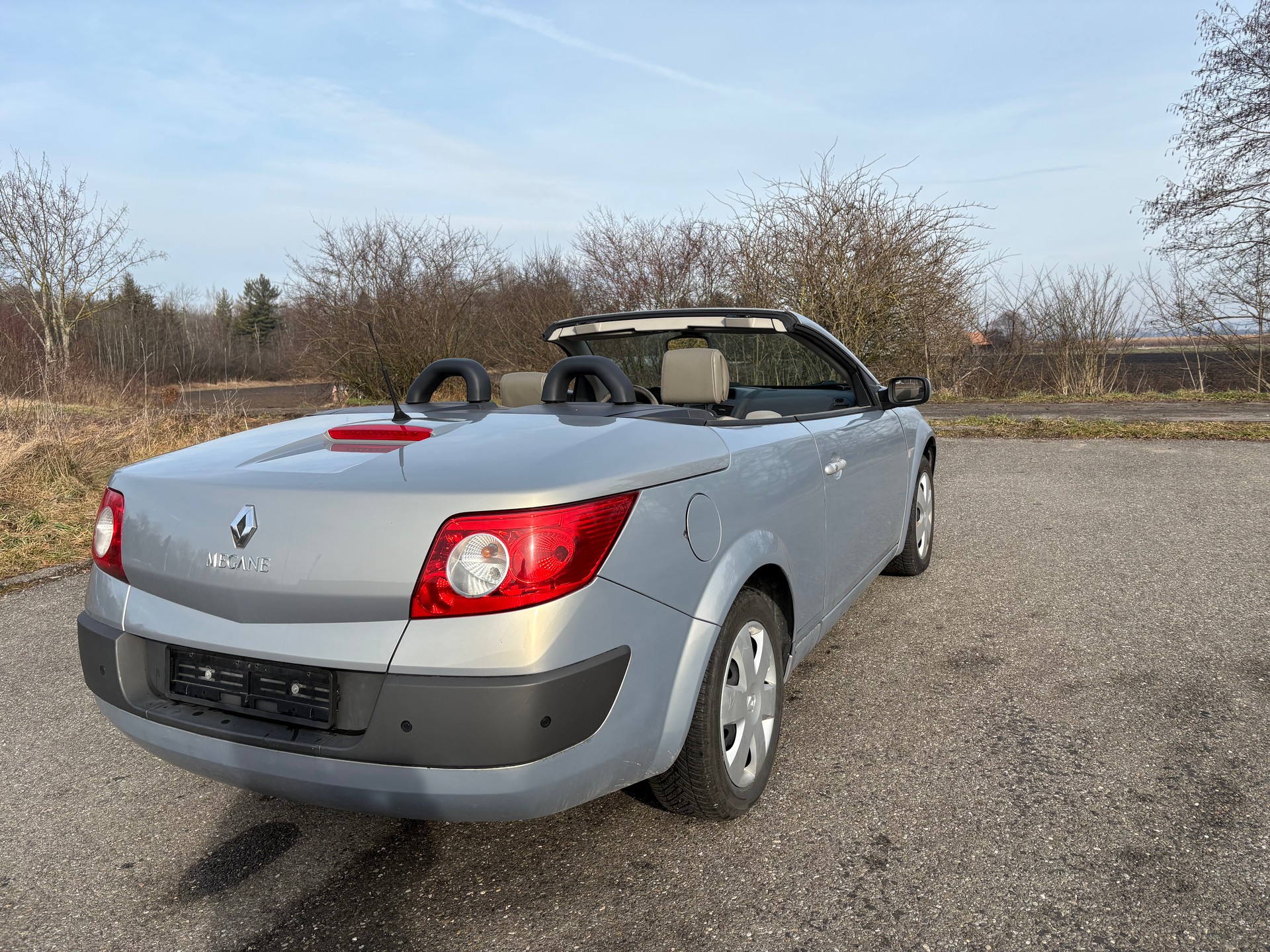 RENAULT Mégane C-C 2.0 16V Dynamique Confort-image-10