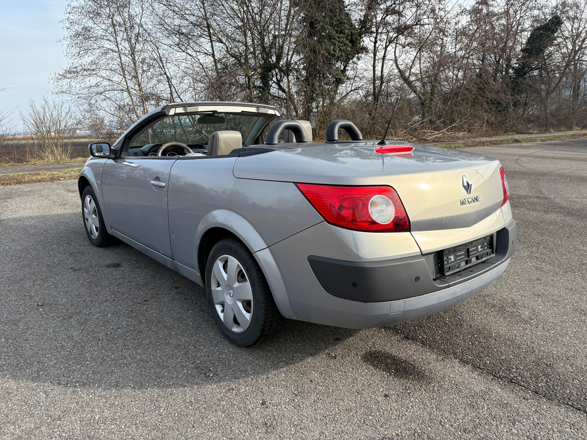 RENAULT Mégane C-C 2.0 16V Dynamique Confort-image-4