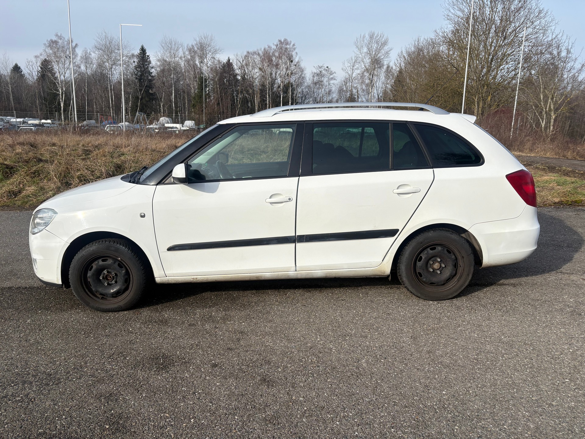 SKODA Fabia 1.6 Elegance Tiptronic-image-4