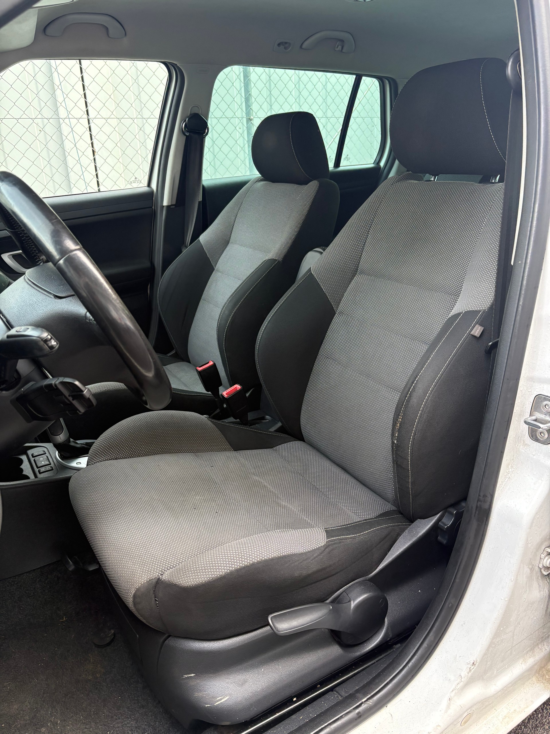 SKODA Fabia 1.6 Elegance Tiptronic-image-10