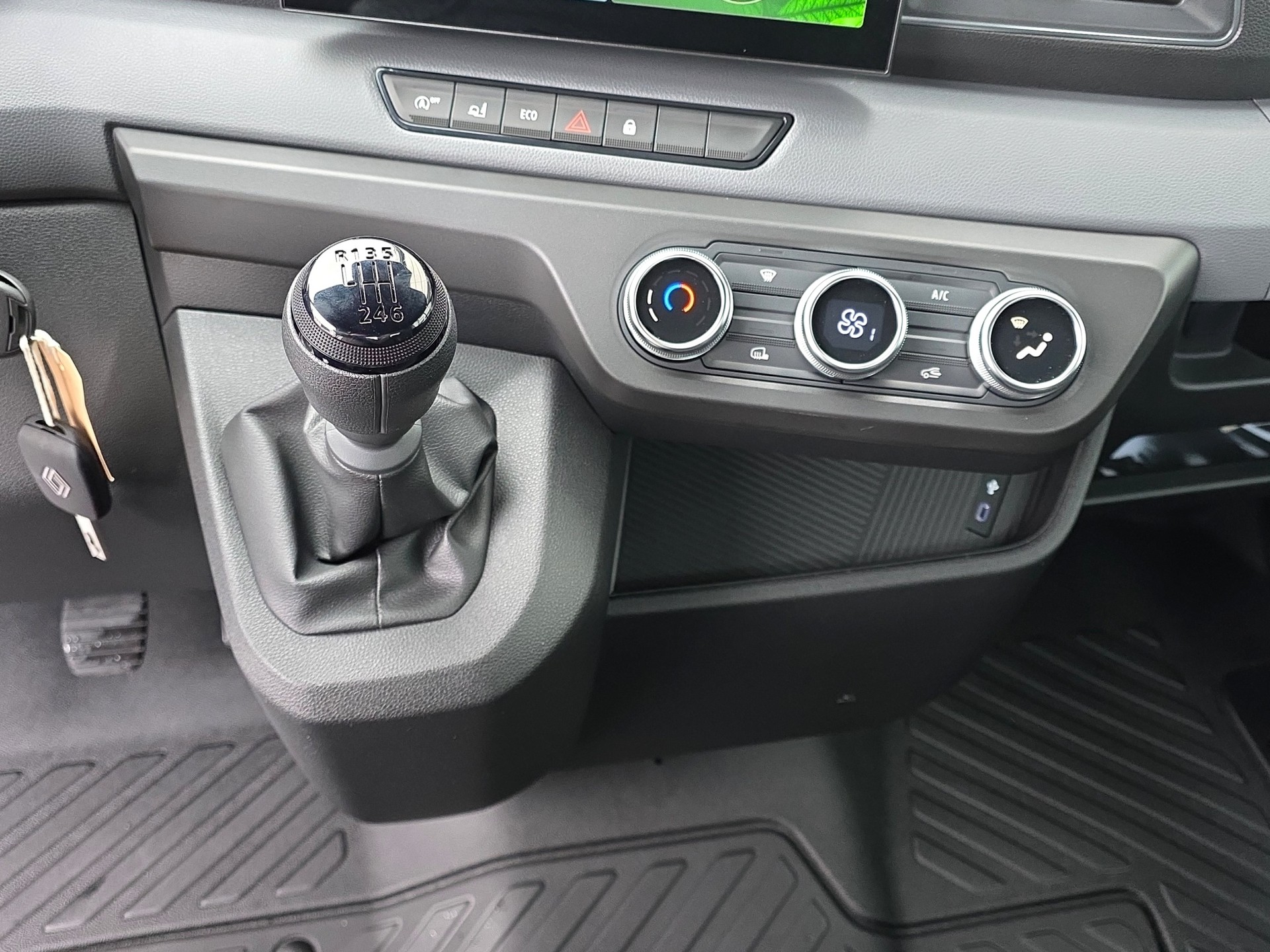 RENAULT Master T35 Blue dCi 150 L3H1-image-13