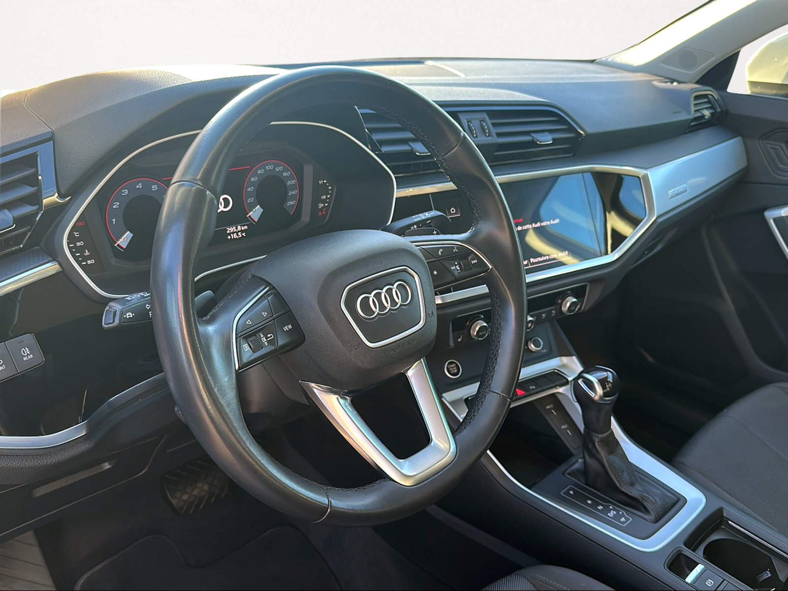 AUDI Q3 40 TFSI advanced quattro S-tronic-image-2