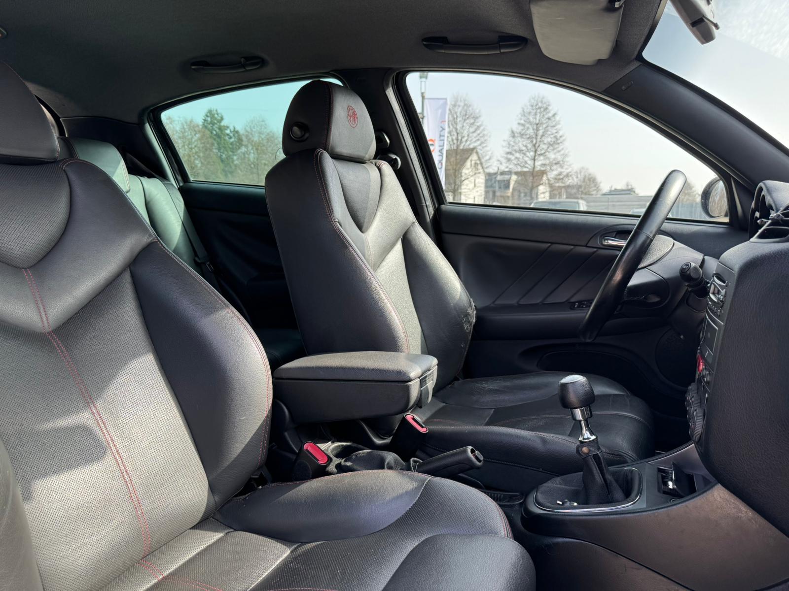 ALFA ROMEO 147 1.9 16V JTD Faces-image-9