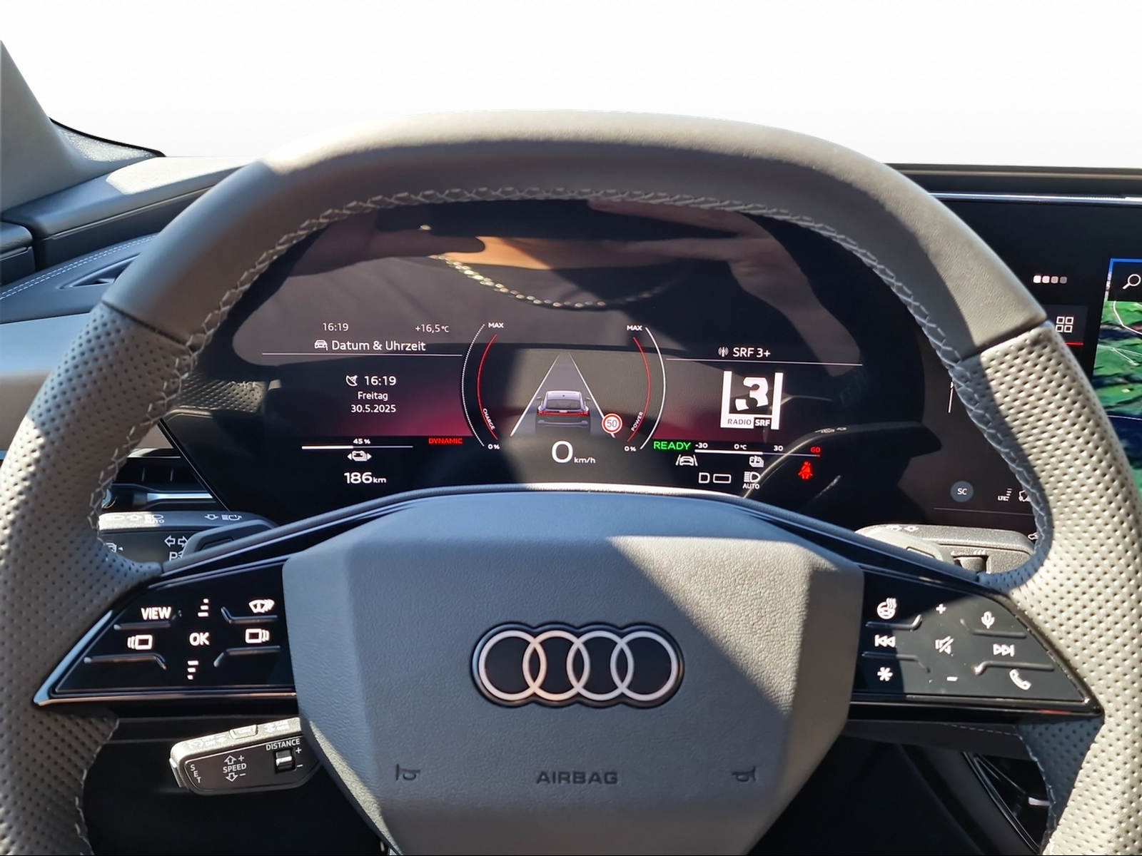 AUDI Q6 Sportback e-tron quattro-image-4