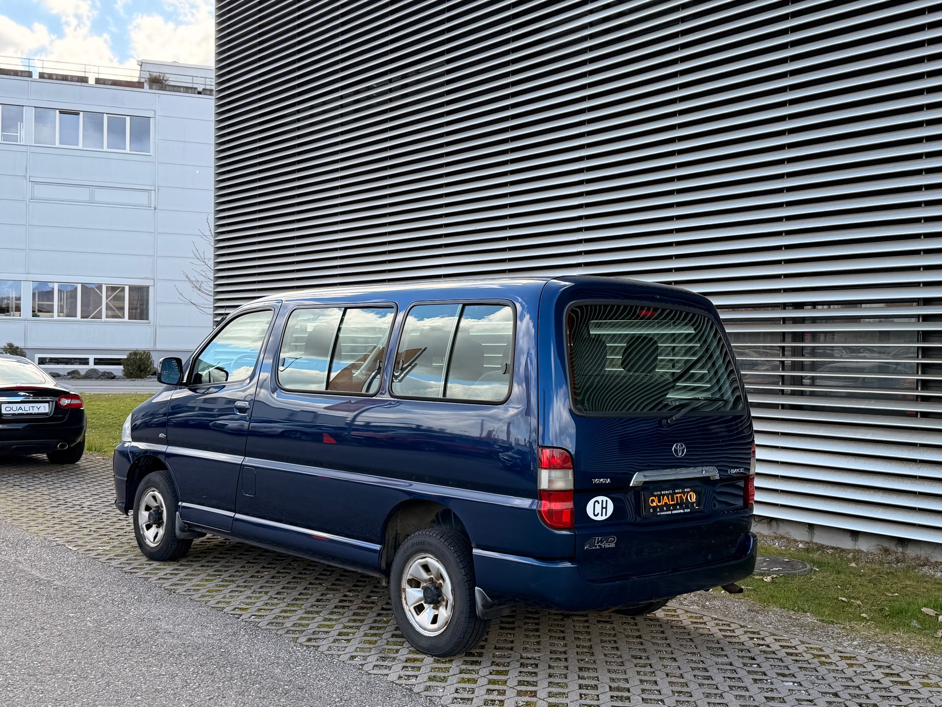 TOYOTA Hiace D-4D Wagon GL 4WD S-image-3