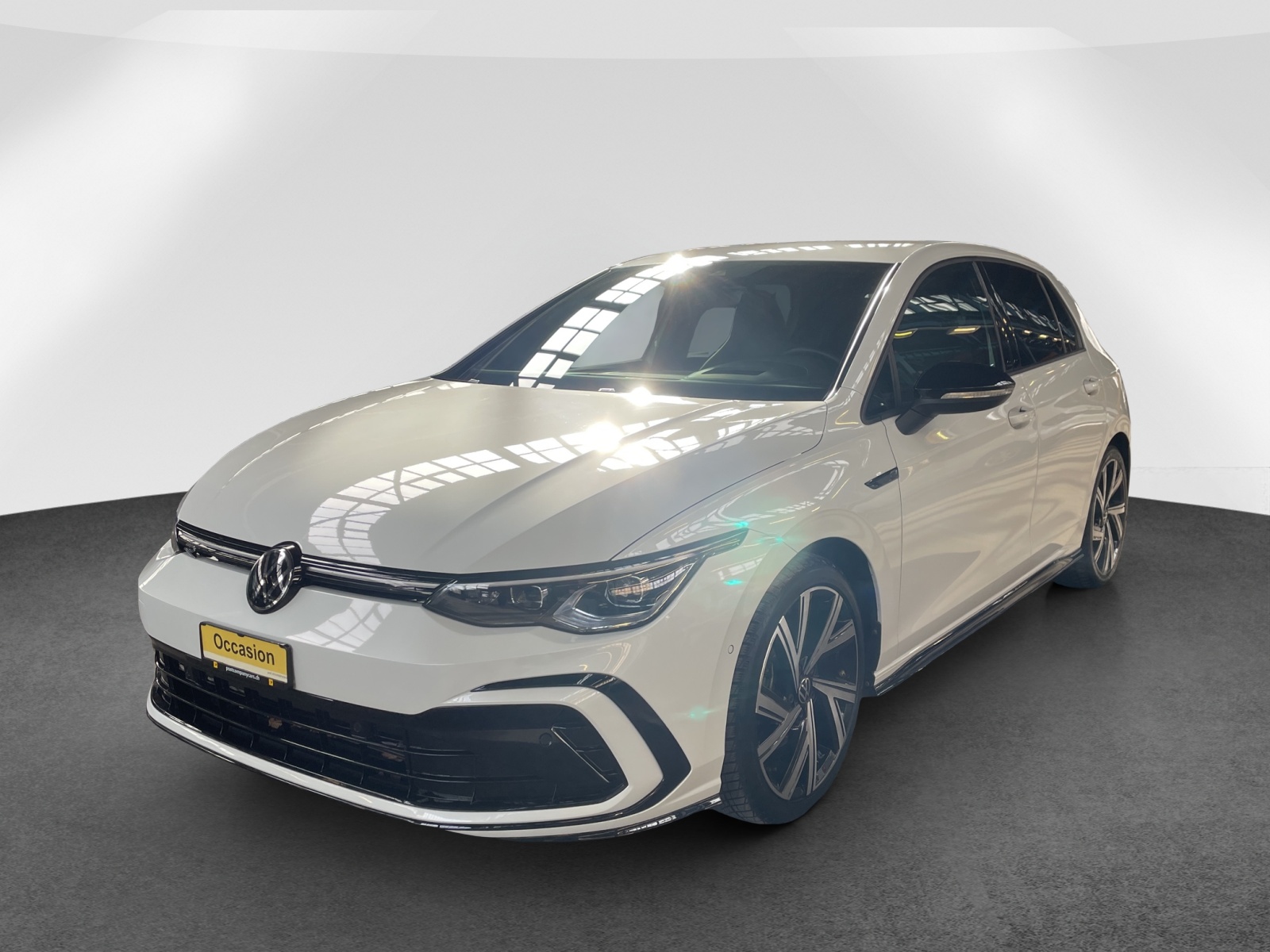 VW Golf VIII 2.0 TDI R-Line DSG 4motion-image-2