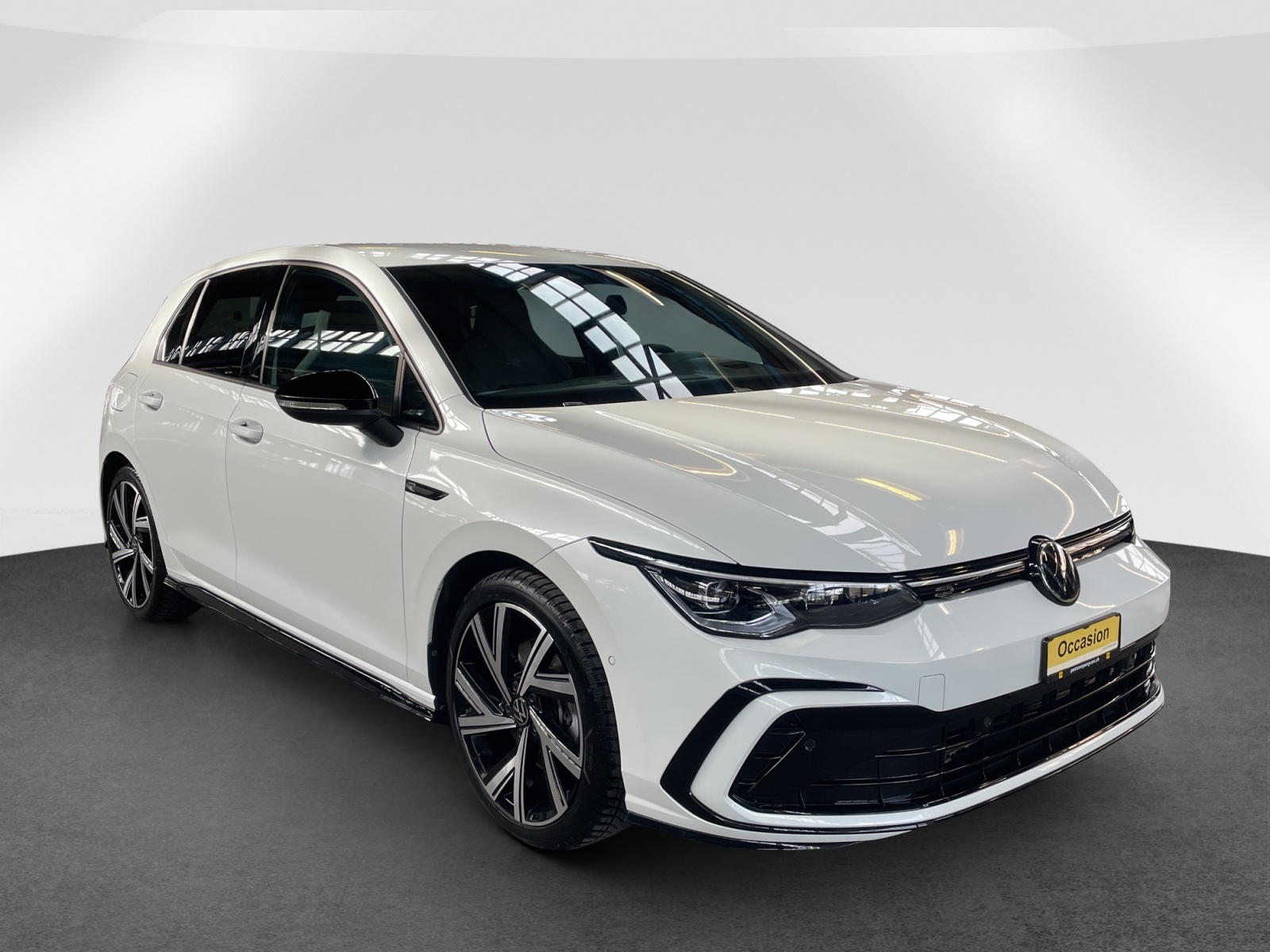 VW Golf VIII 2.0 TDI R-Line DSG 4motion-image-0