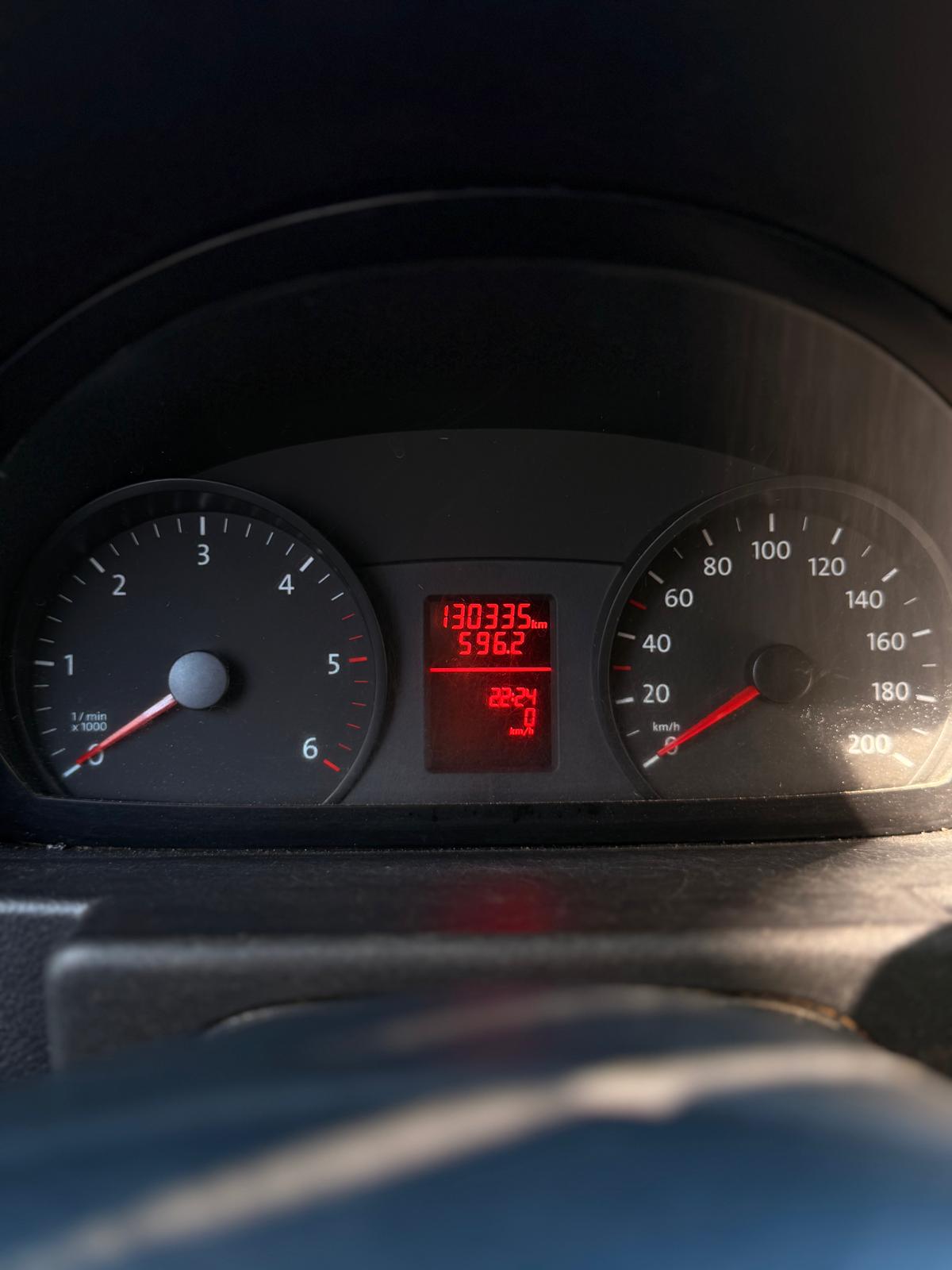 VW Crafter 35L 2.0 TDI CR-image-4