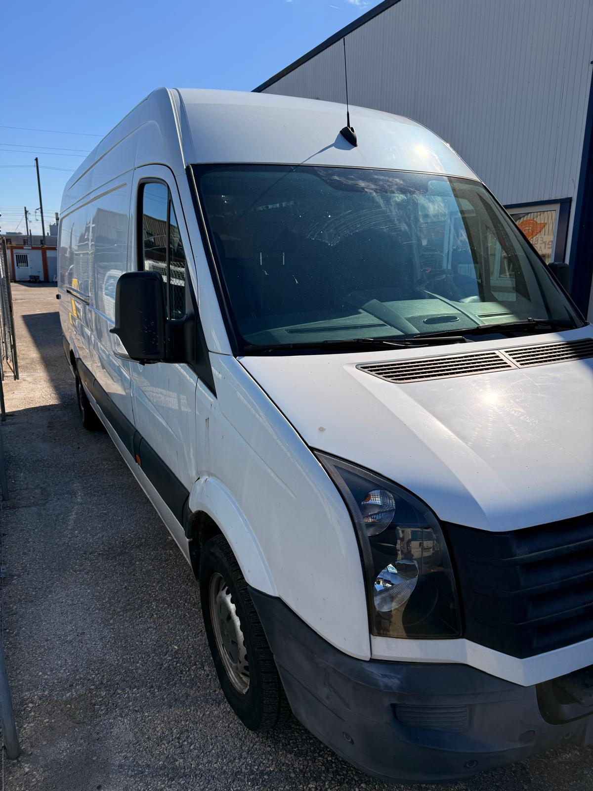 VW Crafter 35L 2.0 TDI CR-image-2
