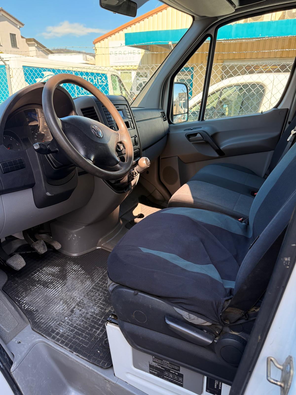 VW Crafter 35L 2.0 TDI CR-image-3