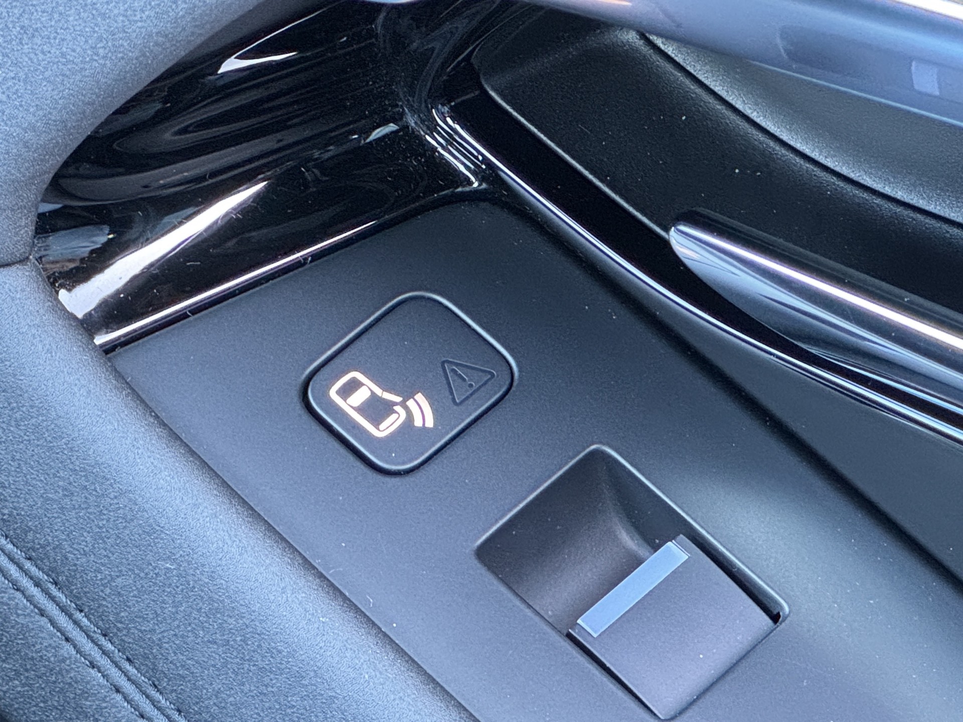 LAND ROVER Range Rover Evoque R-Dynamic P 250 SE AT9-image-20