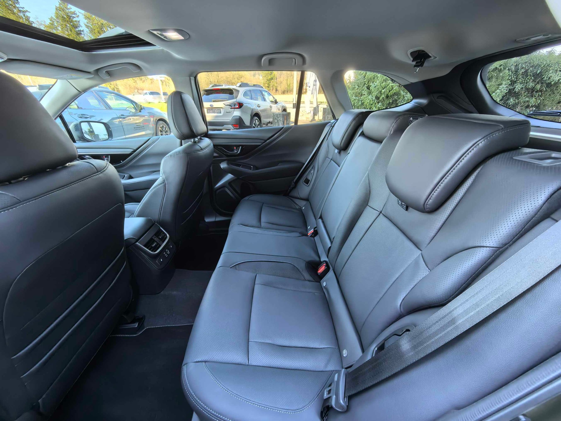 SUBARU Outback 2.5i Final Edition AWD Lineartronic-image-9
