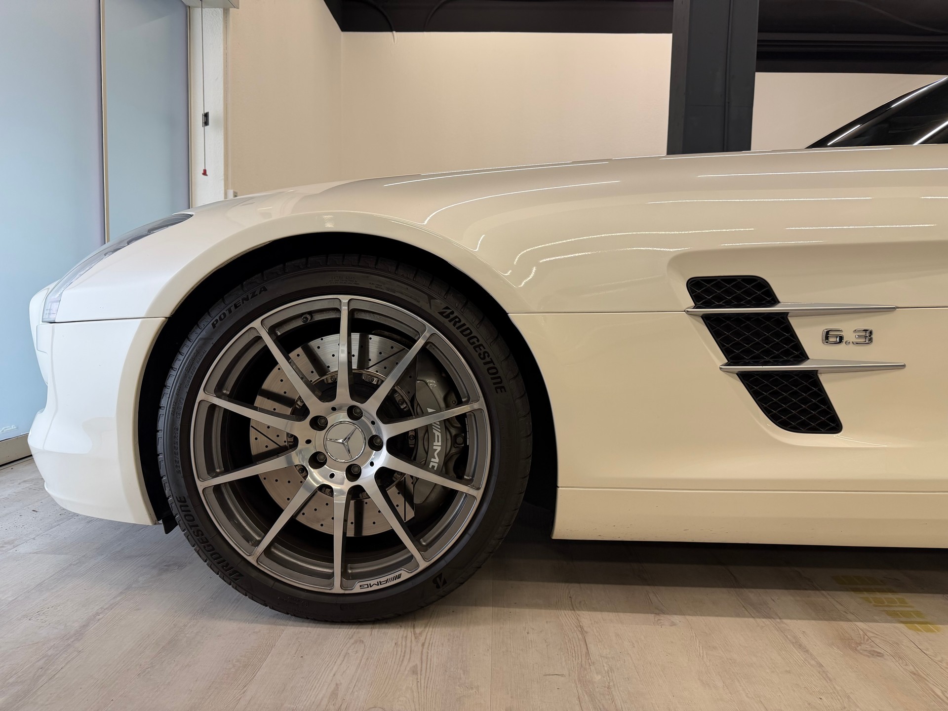 MERCEDES-BENZ SLS 63 AMG Speedshift-image-27