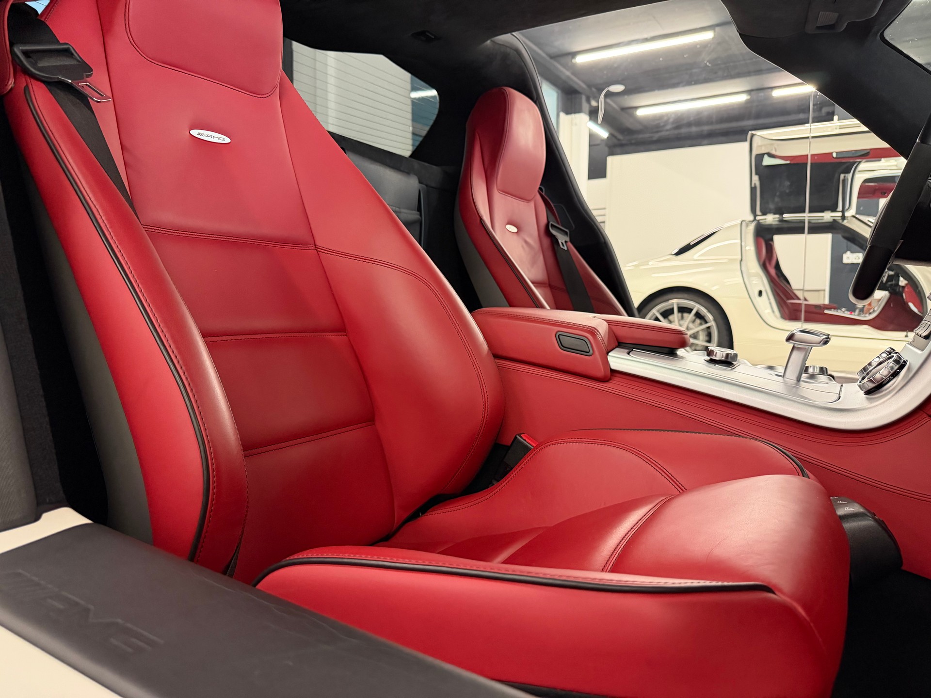 MERCEDES-BENZ SLS 63 AMG Speedshift-image-30