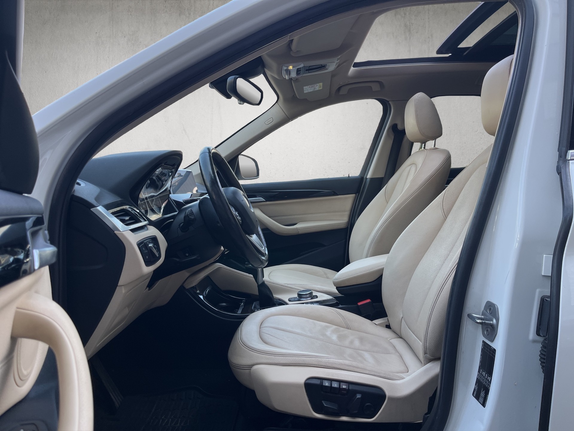 BMW X1 sDrive 18i Steptronic-image-9