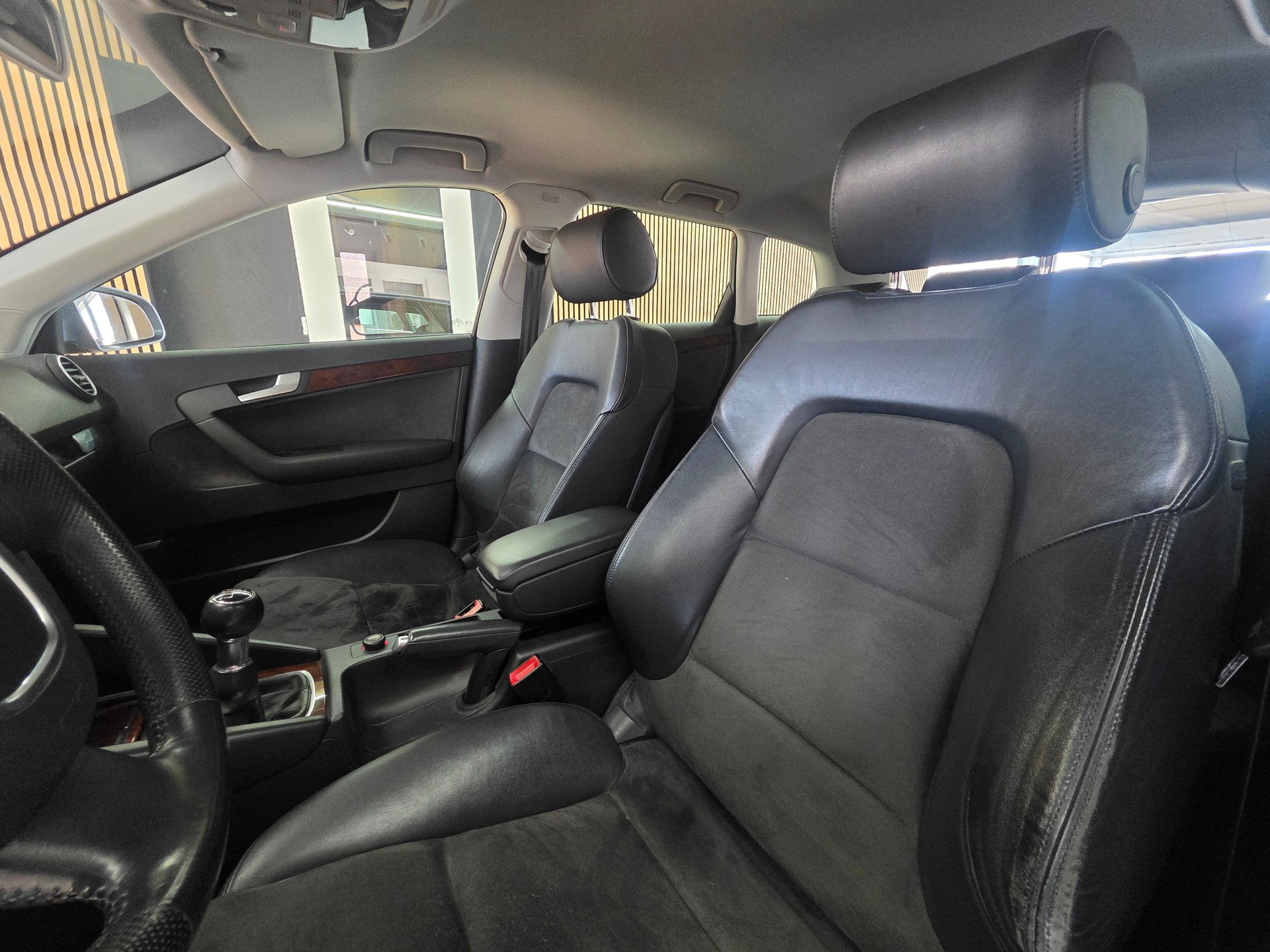 AUDI A3 3.2 Ambition V6 quattro-image-9