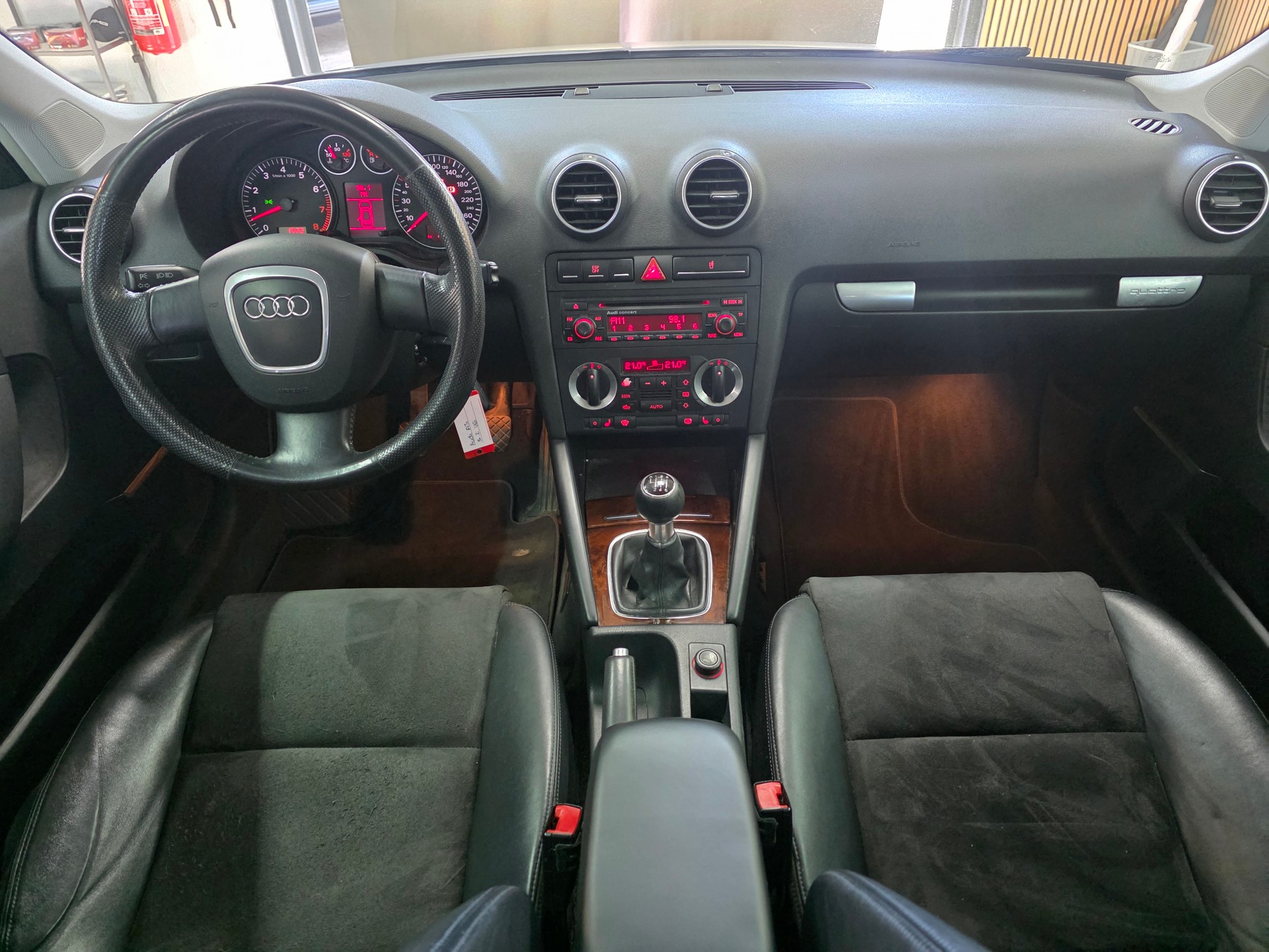 AUDI A3 3.2 Ambition V6 quattro-image-11