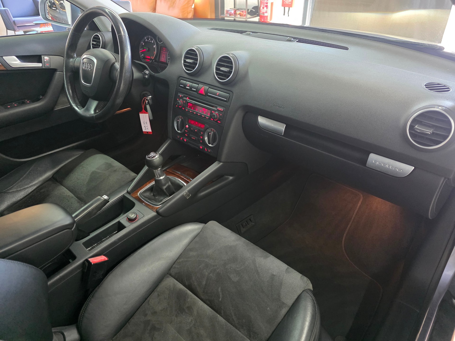 AUDI A3 3.2 Ambition V6 quattro-image-8