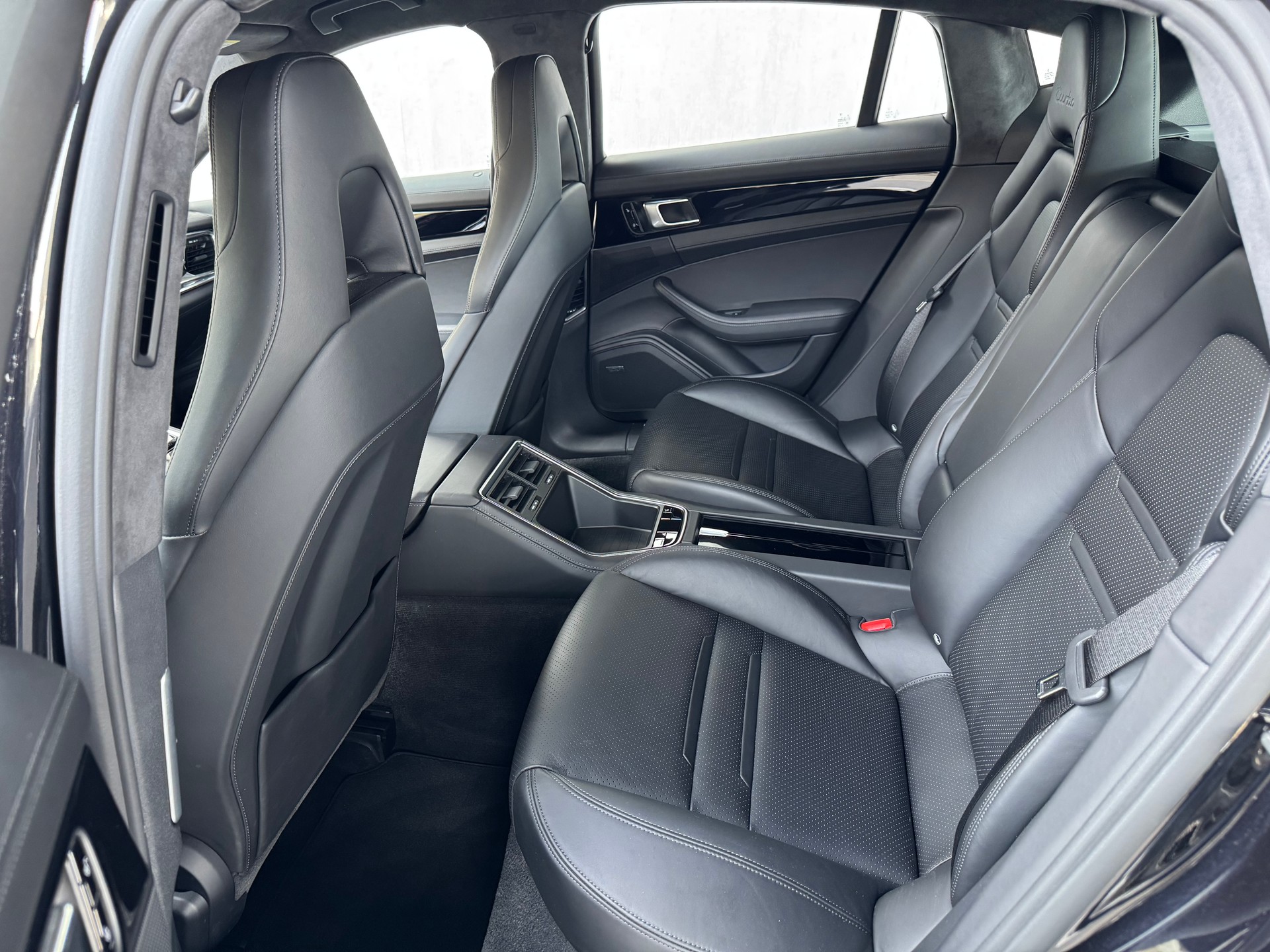 PORSCHE Panamera Turbo PDK-image-13
