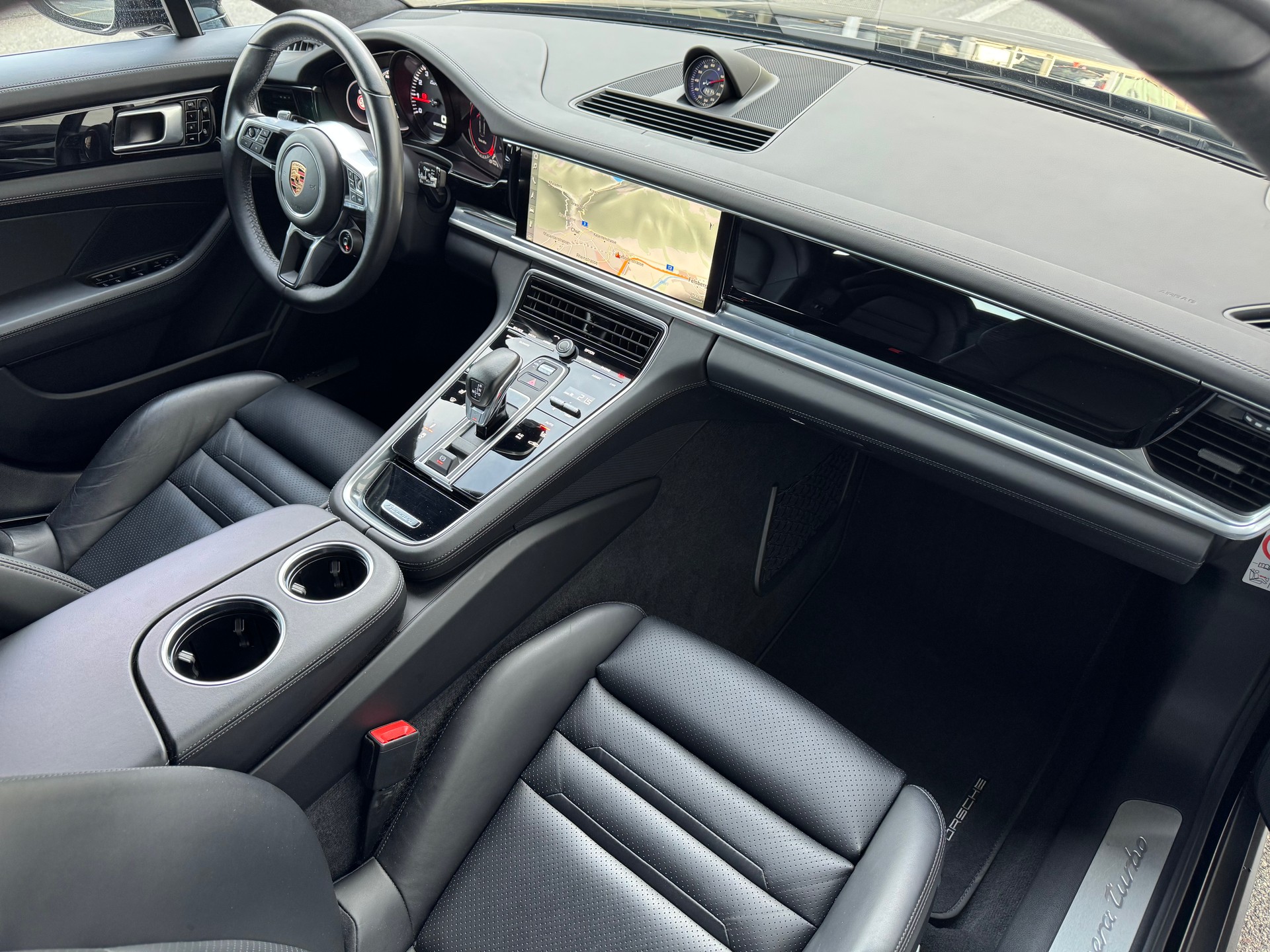 PORSCHE Panamera Turbo PDK-image-11
