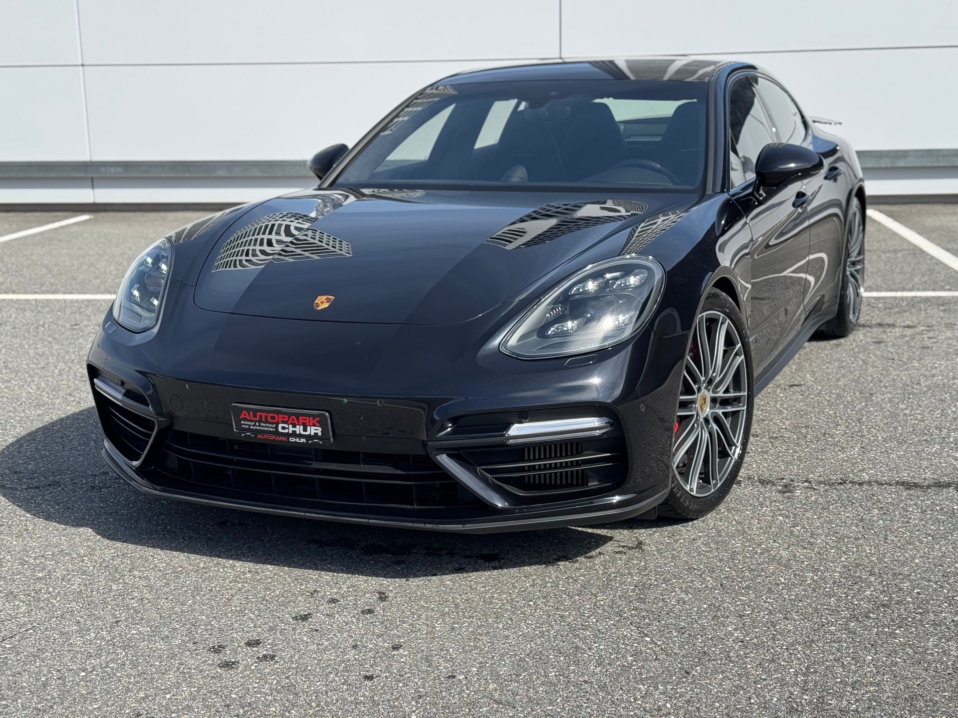 PORSCHE Panamera Turbo PDK-image-1