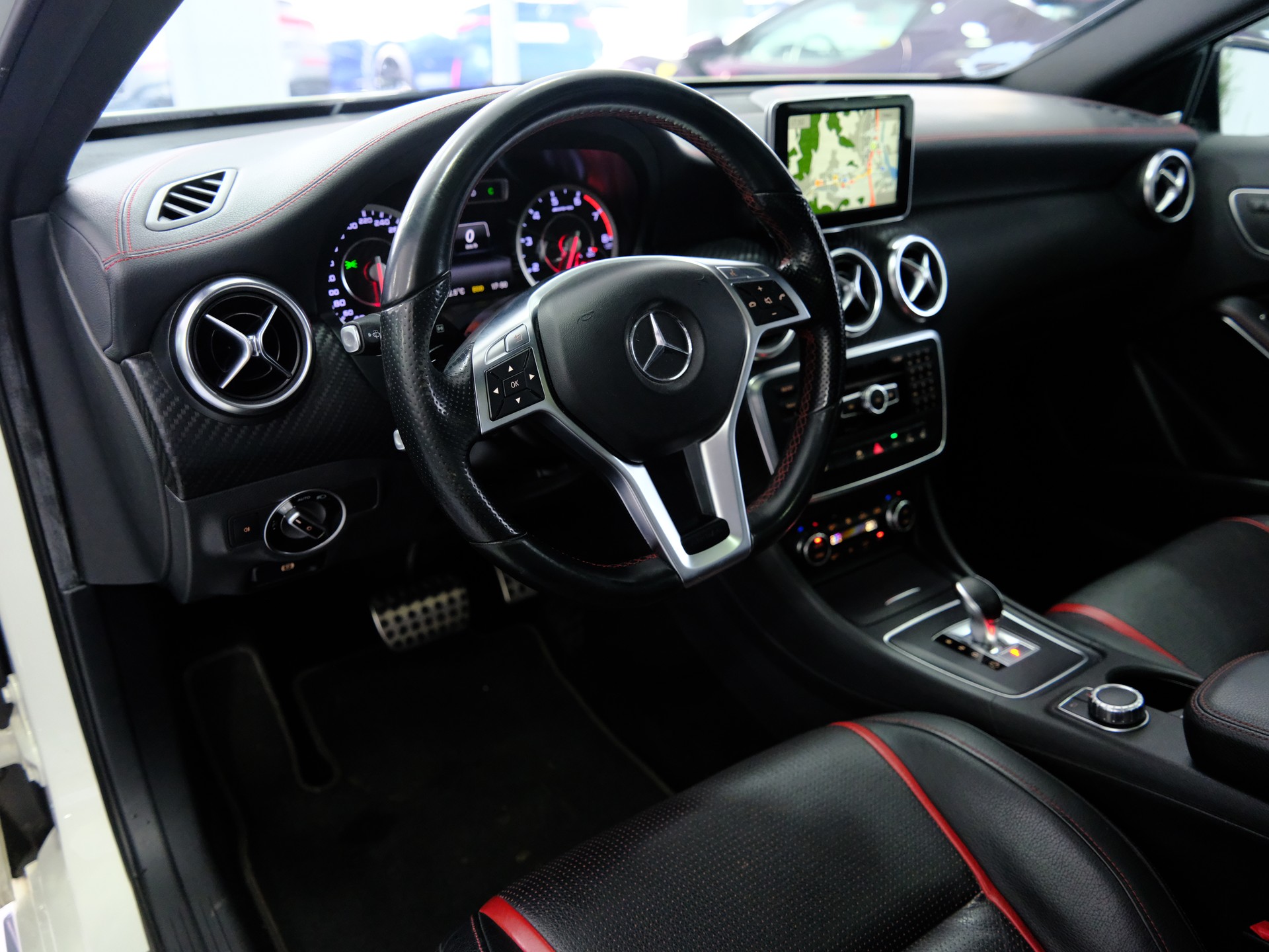 MERCEDES-BENZ A 45 AMG 4Matic Speedshift 7G-DCT-image-8