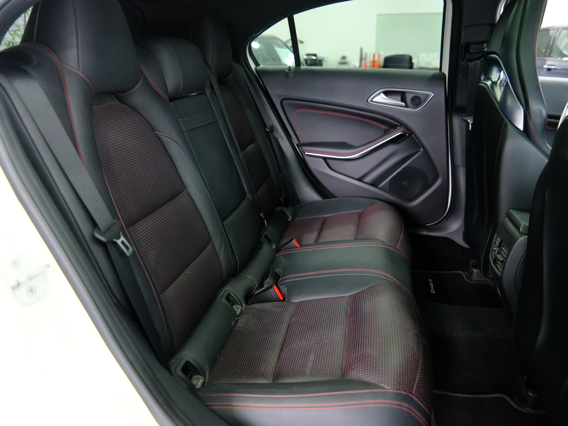 MERCEDES-BENZ A 45 AMG 4Matic Speedshift 7G-DCT-image-16