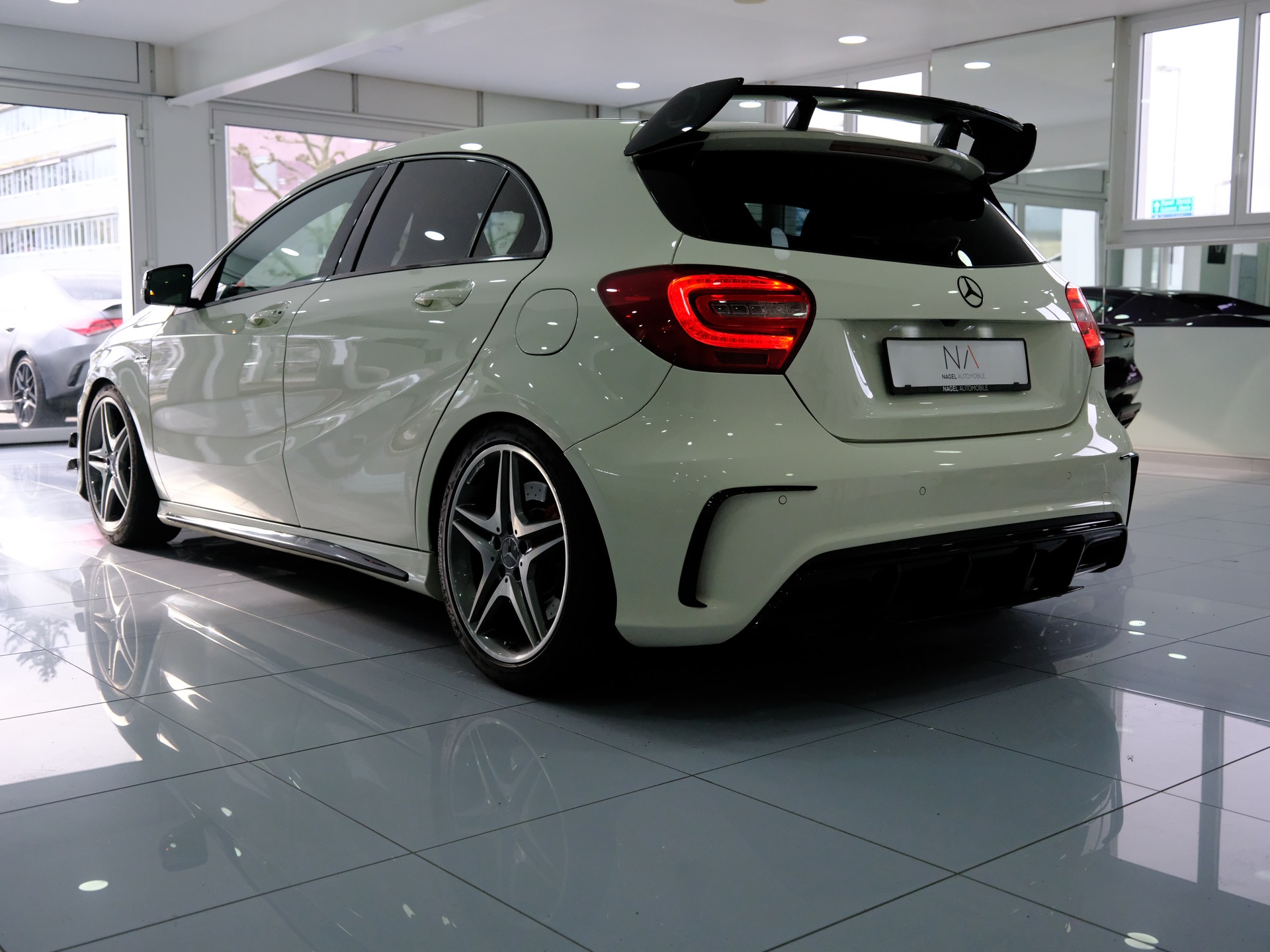 MERCEDES-BENZ A 45 AMG 4Matic Speedshift 7G-DCT-image-4