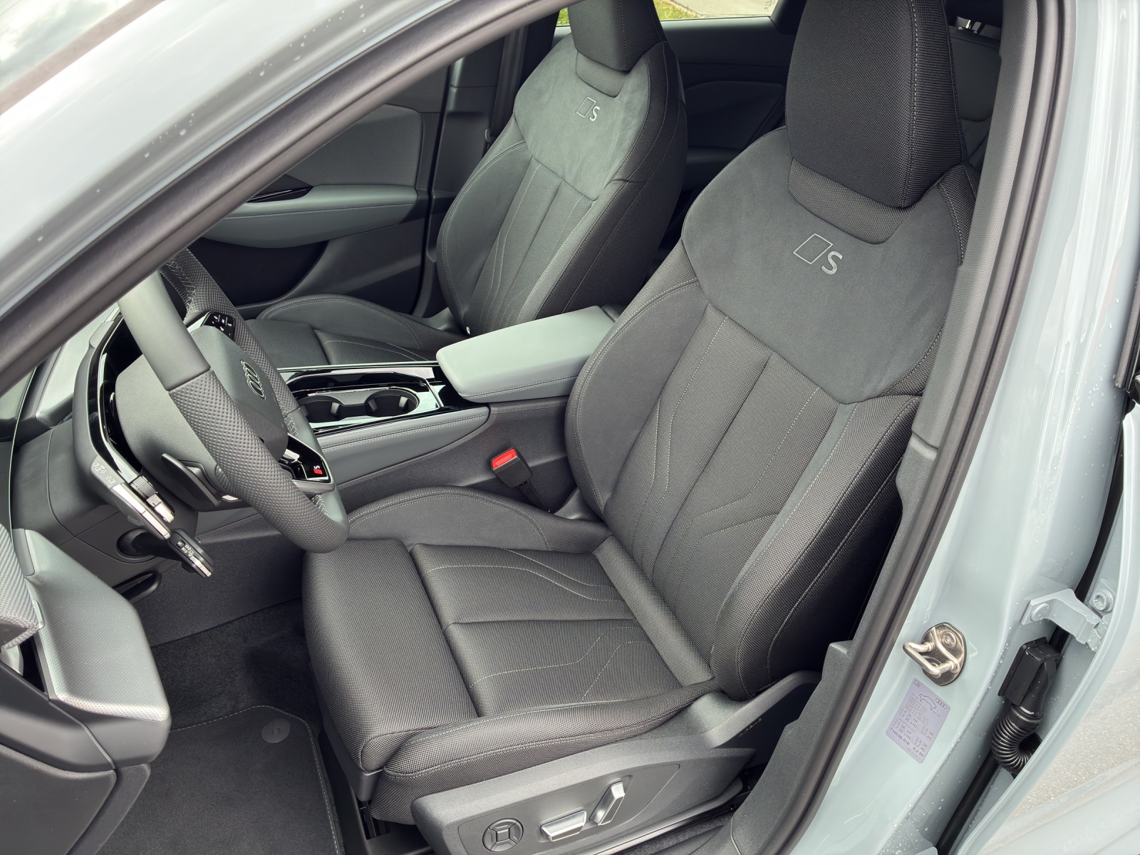 AUDI Q3 SUV 110 kW TFSI S tronic-image-11