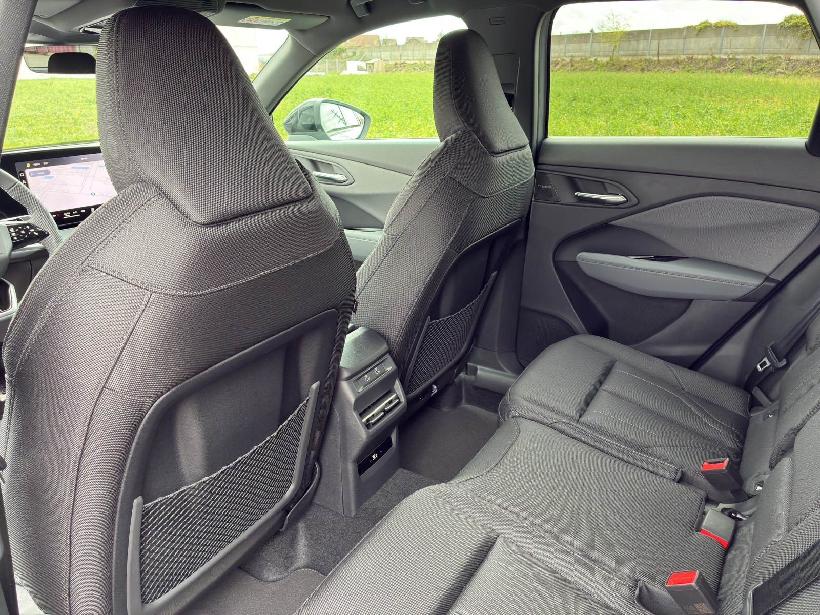 AUDI Q3 SUV 110 kW TFSI S tronic-image-18