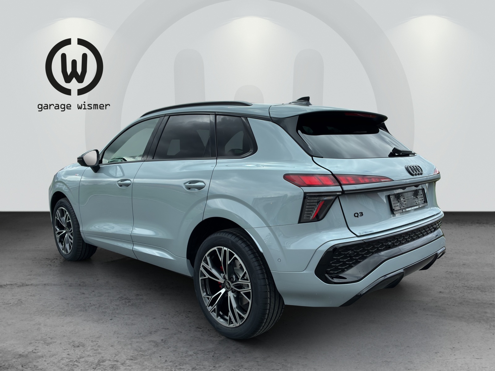 AUDI Q3 SUV 110 kW TFSI S tronic-image-2