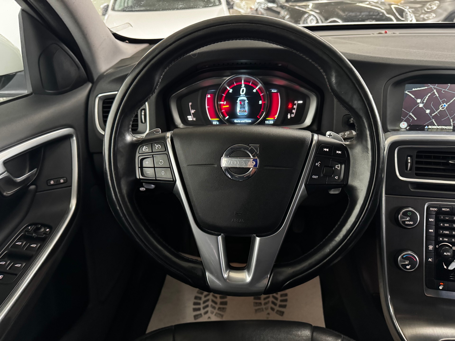 VOLVO V60 D4 AWD Husky Edition Geartronic-image-15