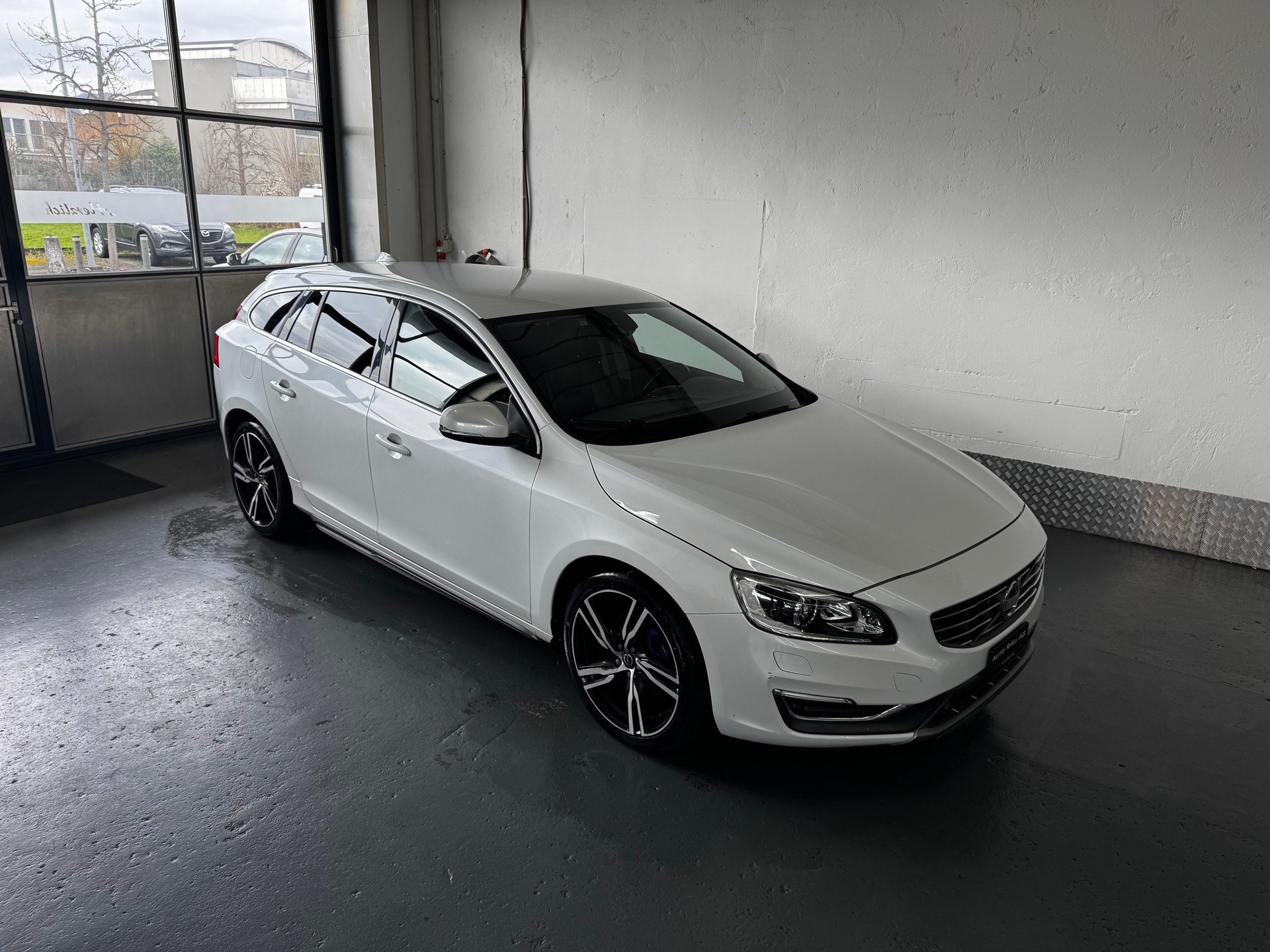 VOLVO V60 D4 AWD Husky Edition Geartronic