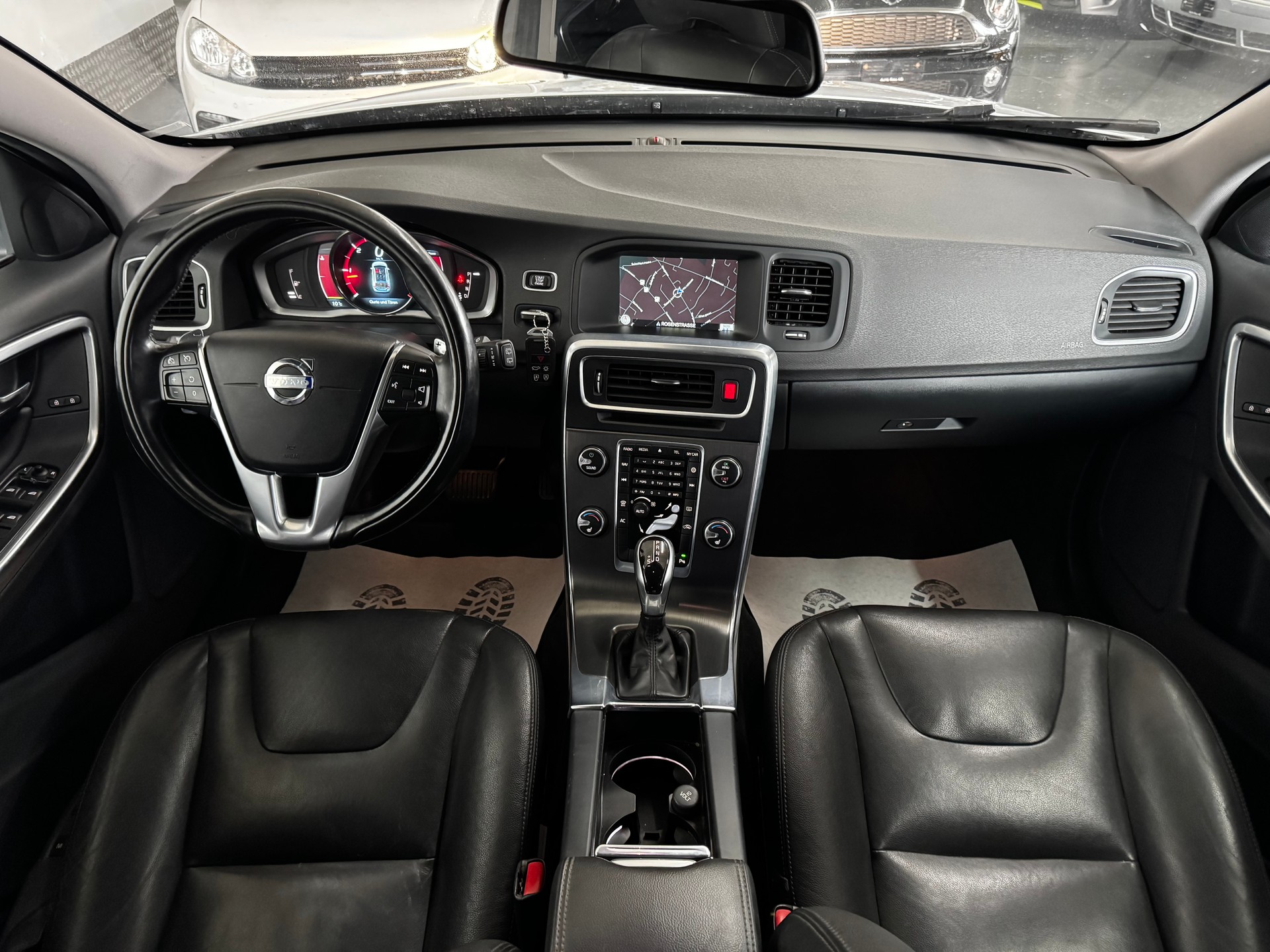 VOLVO V60 D4 AWD Husky Edition Geartronic-image-13