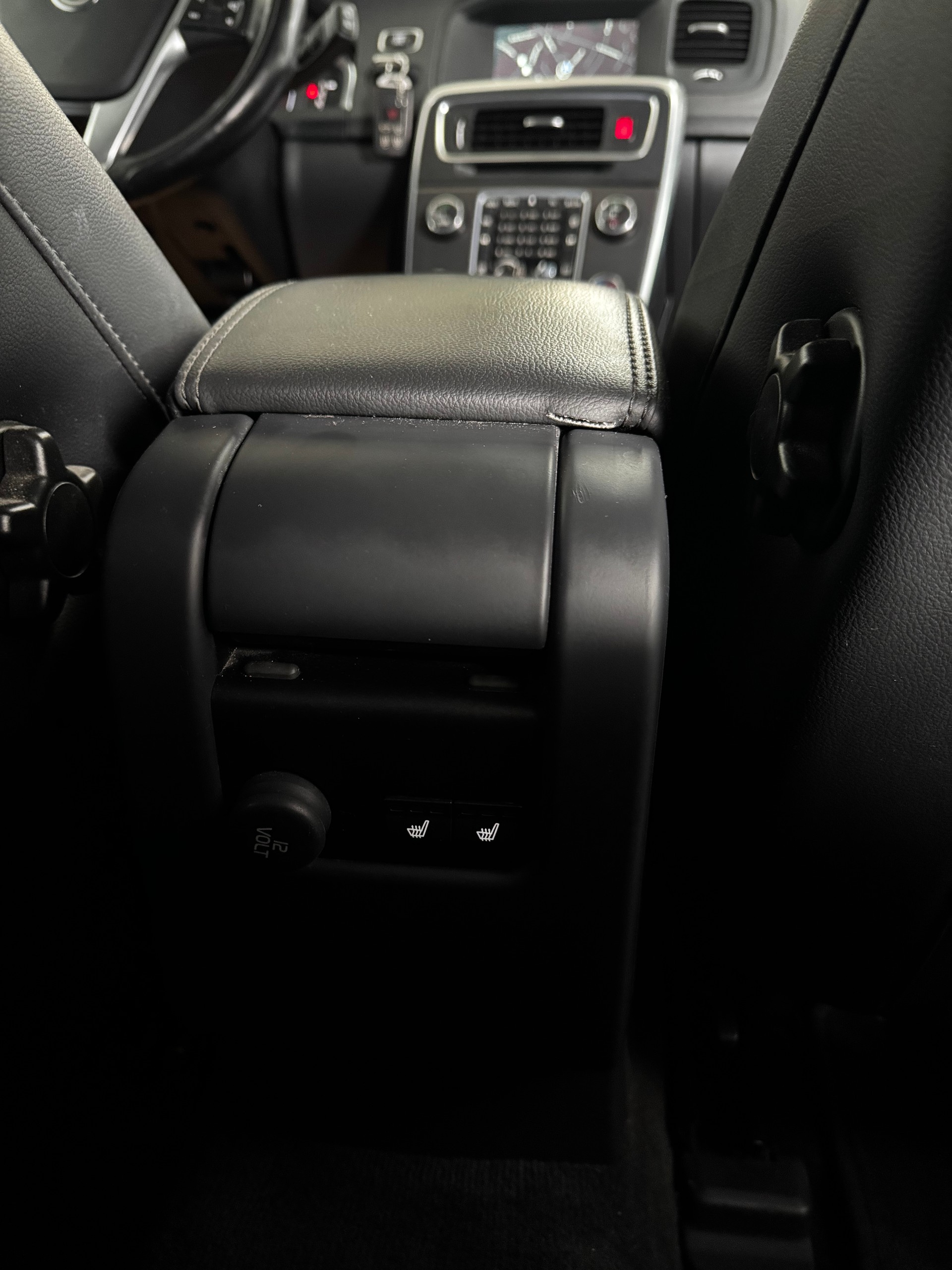 VOLVO V60 D4 AWD Husky Edition Geartronic-image-21