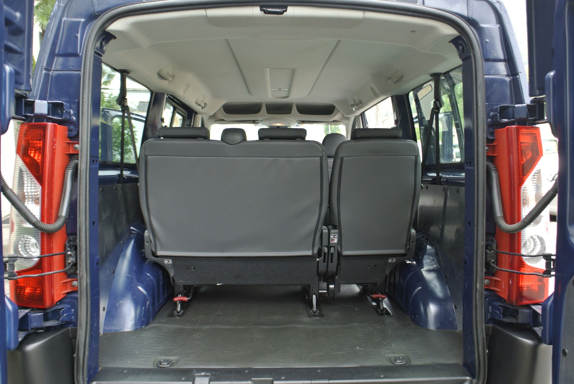 CITROEN Jumpy 2.0 HDi L2H1 Attraction-image-22