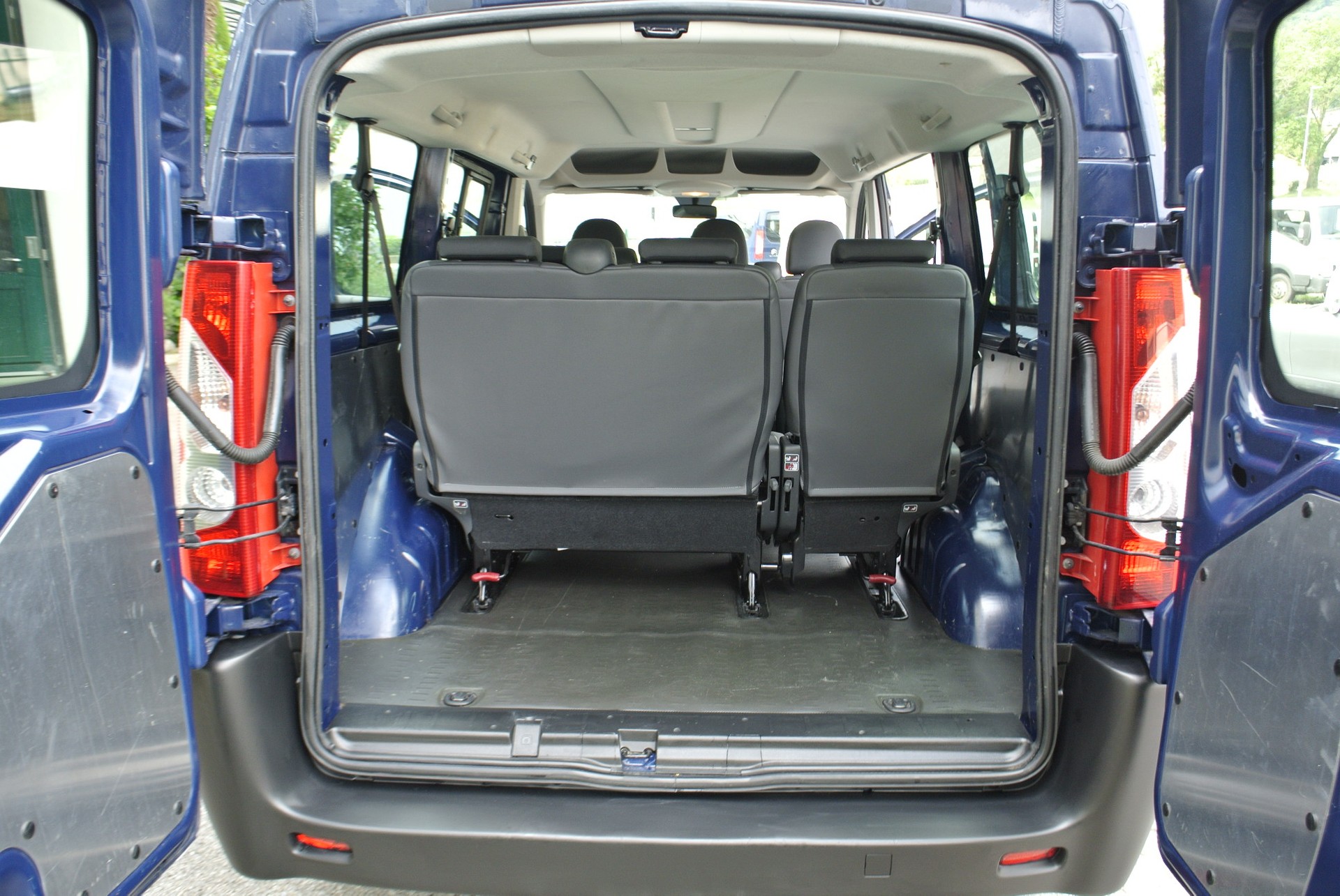 CITROEN Jumpy 2.0 HDi L2H1 Attraction-image-21